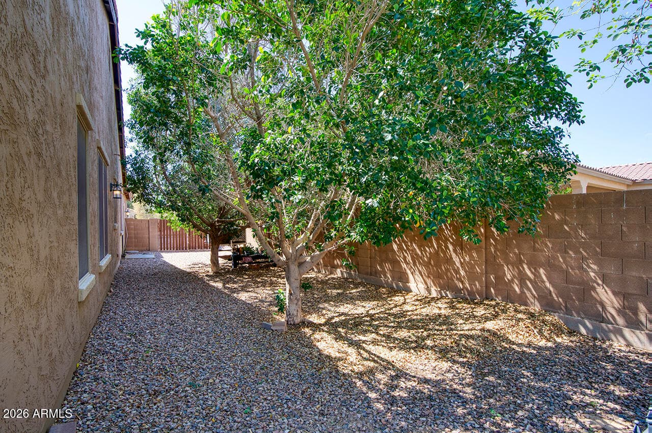 19326 W Medlock Dr — photo 38