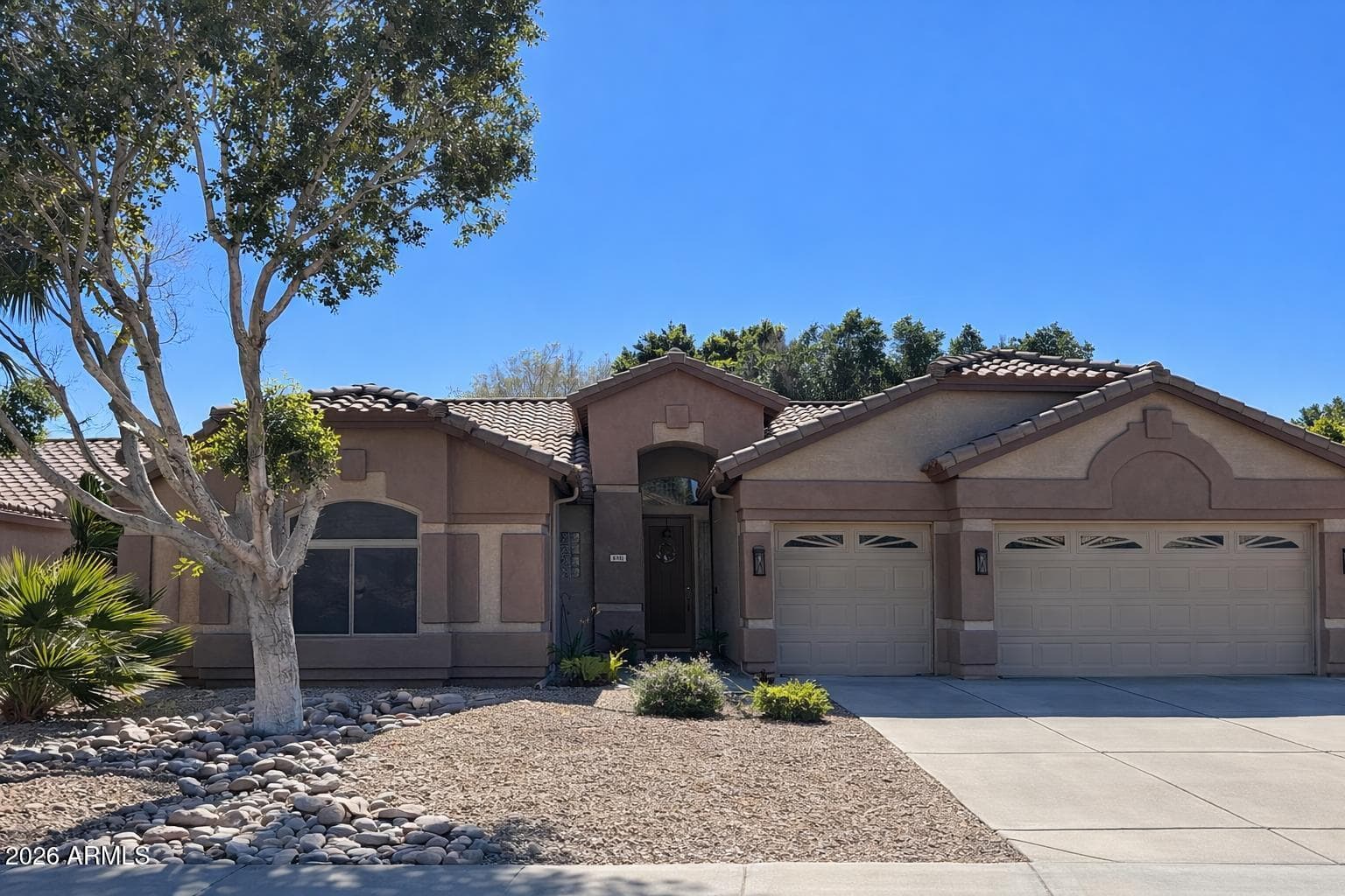 6981 W Melinda Ln — photo 1