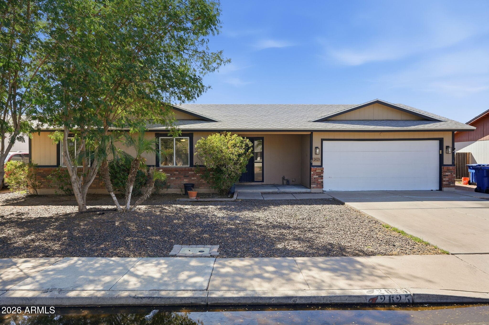 2625 E Isabella Ave — photo 1