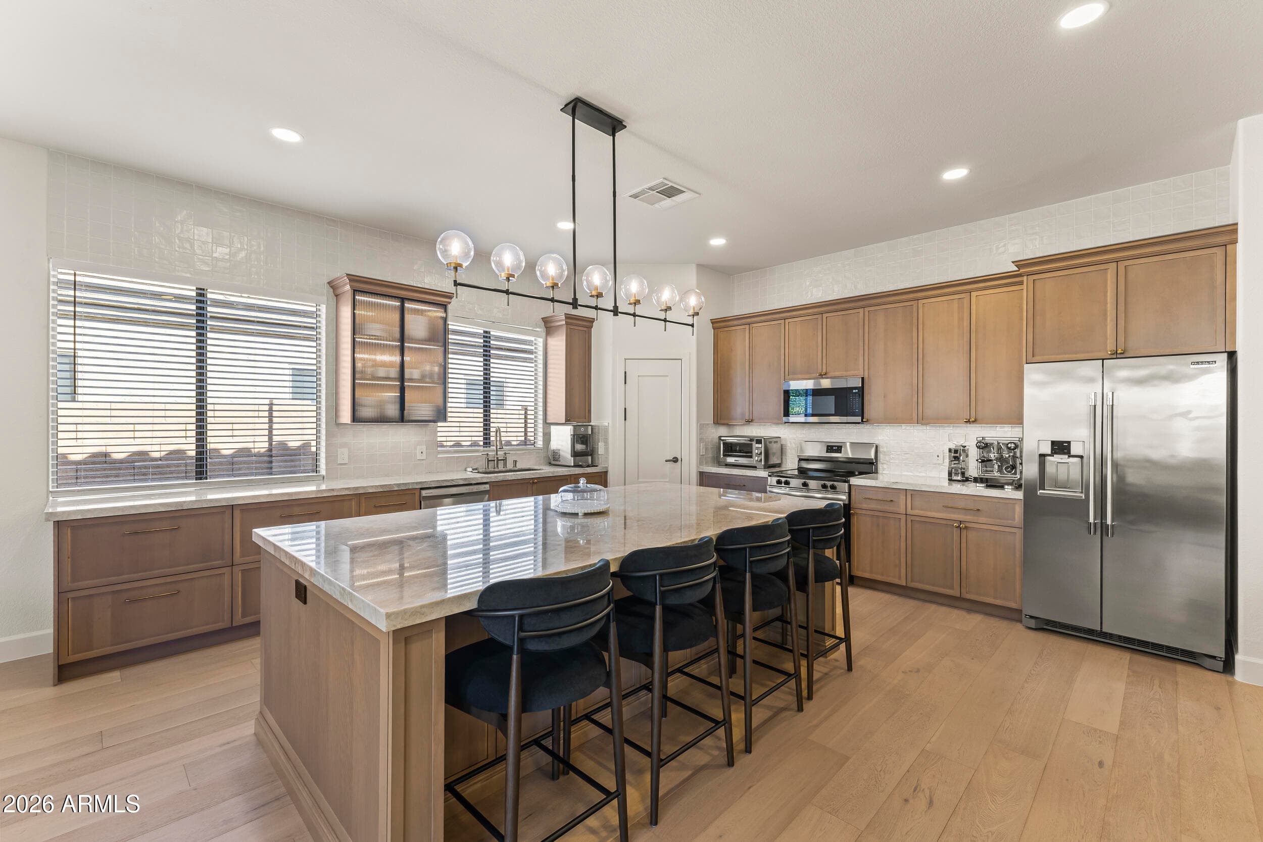 9418 W Salter Dr — photo 1