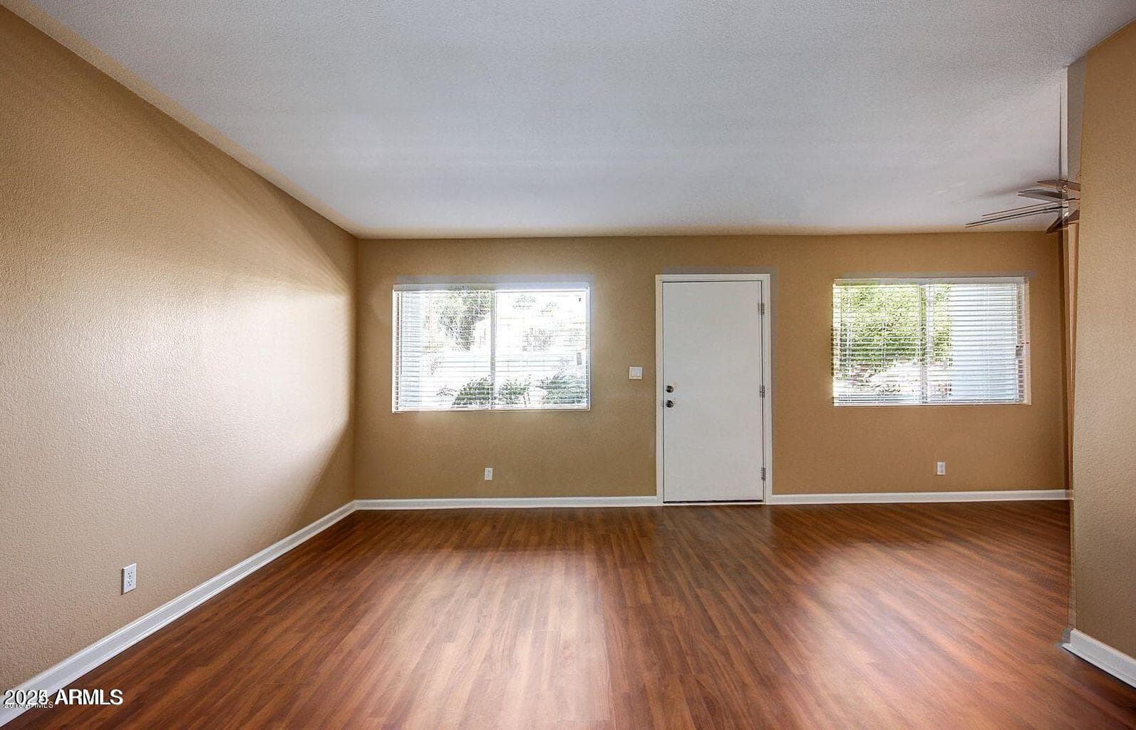 1702 W Tuckey Ln 111 — photo 2
