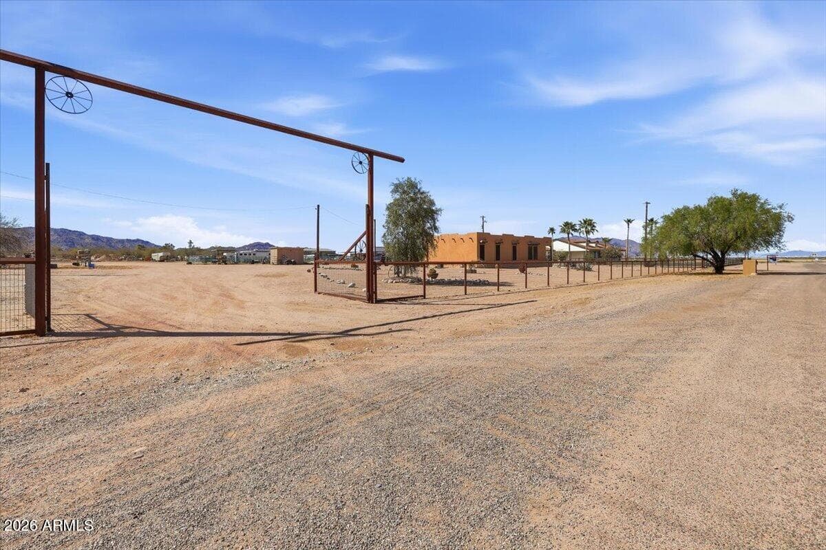 16350 N Thunderbird Rd — photo 2