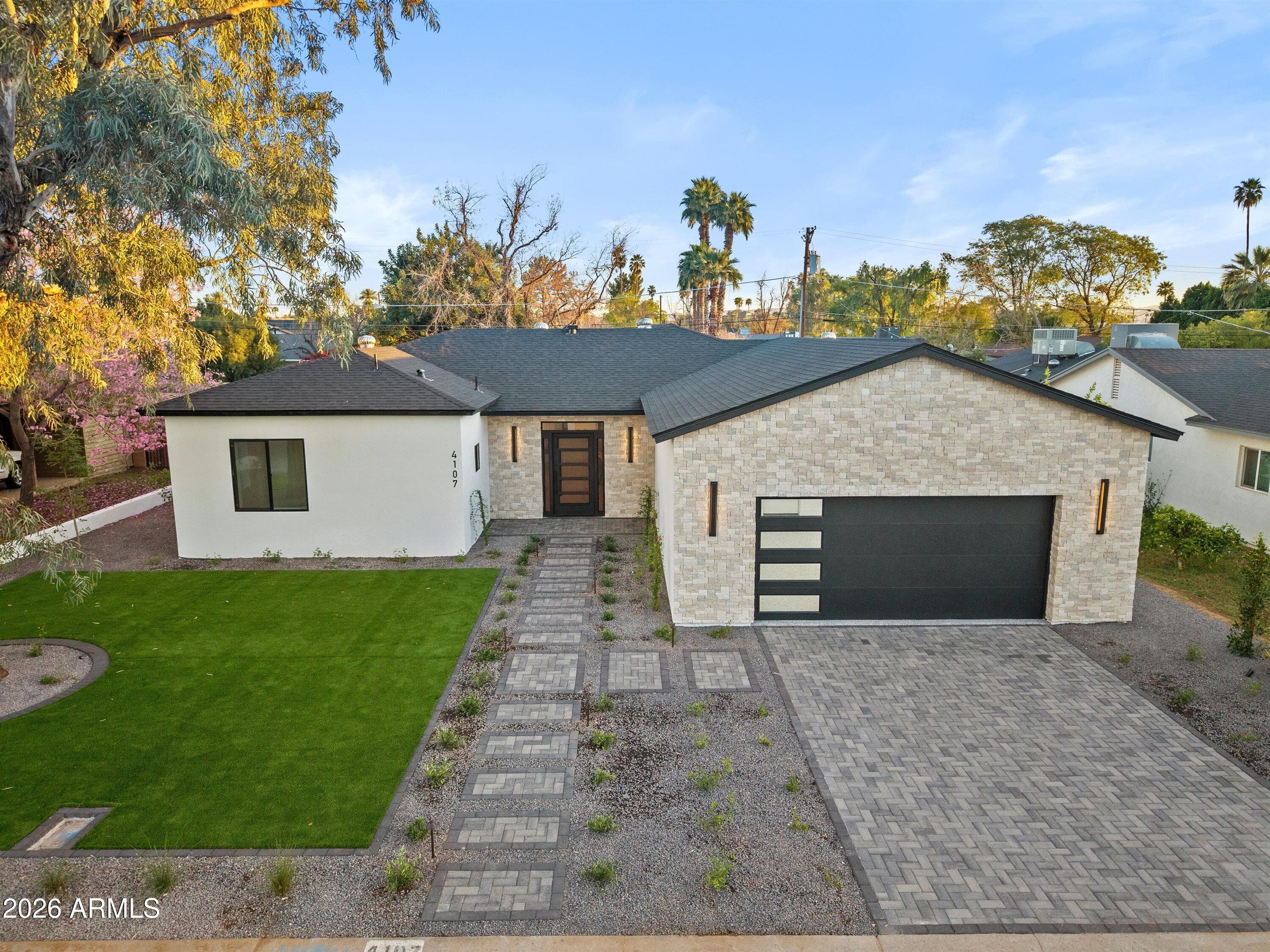 4107 E Avalon Dr — photo 1