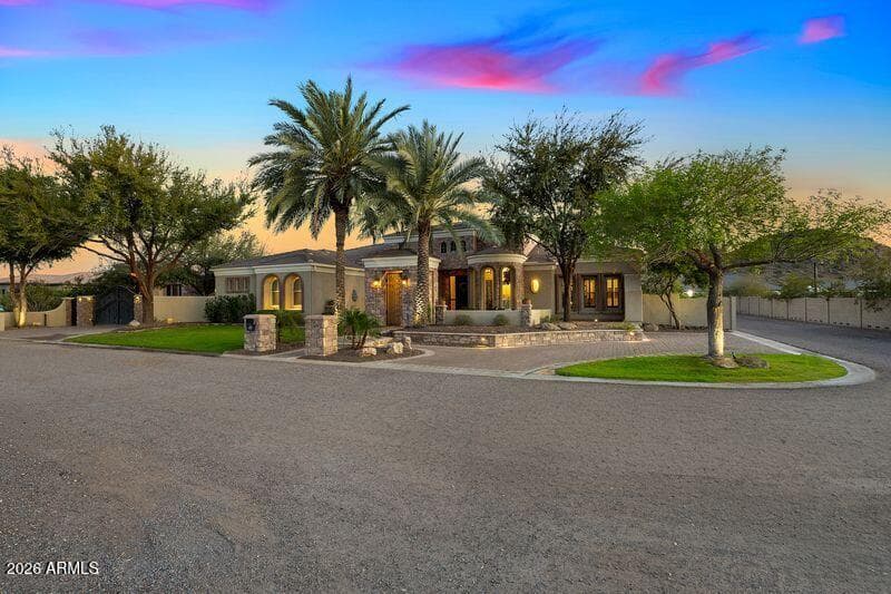 3309 E Sunnydale Dr — photo 1