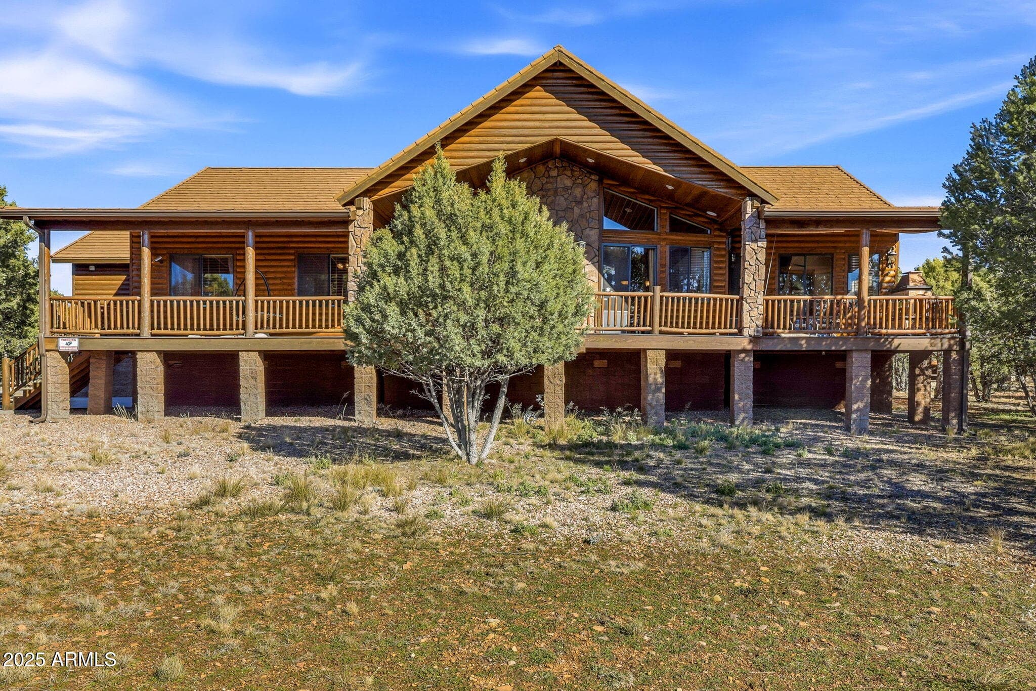2276 THUNDERBIRD WAY - Photo 2