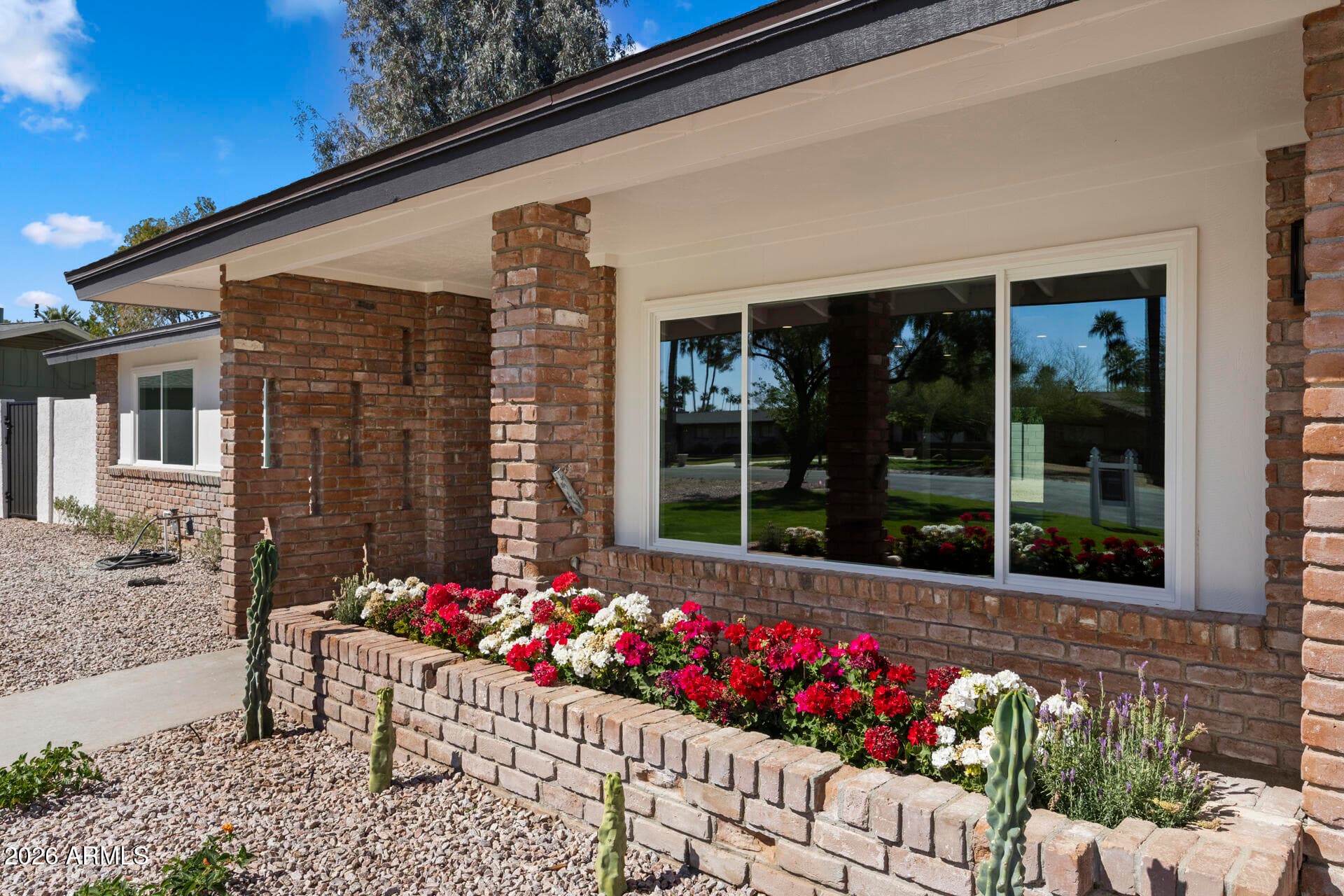 519 N Redondo N Dr — photo 1