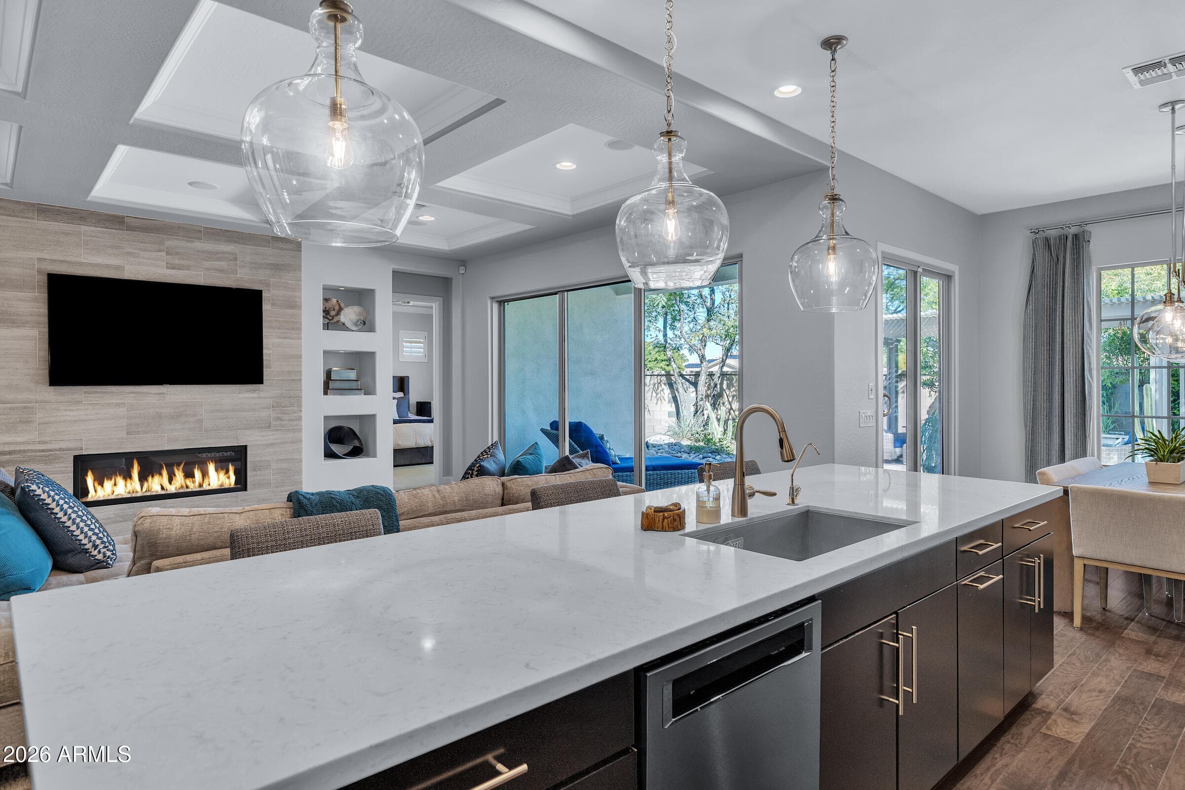 3880 E Horseshoe Pl — photo 1