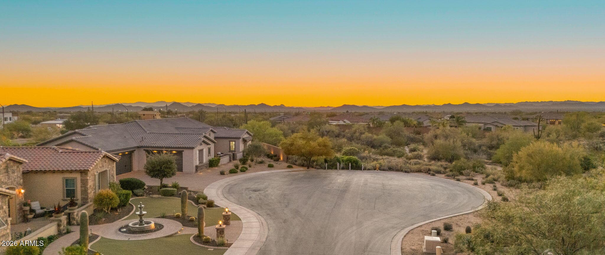 6229 E Gloria Ln — photo 2