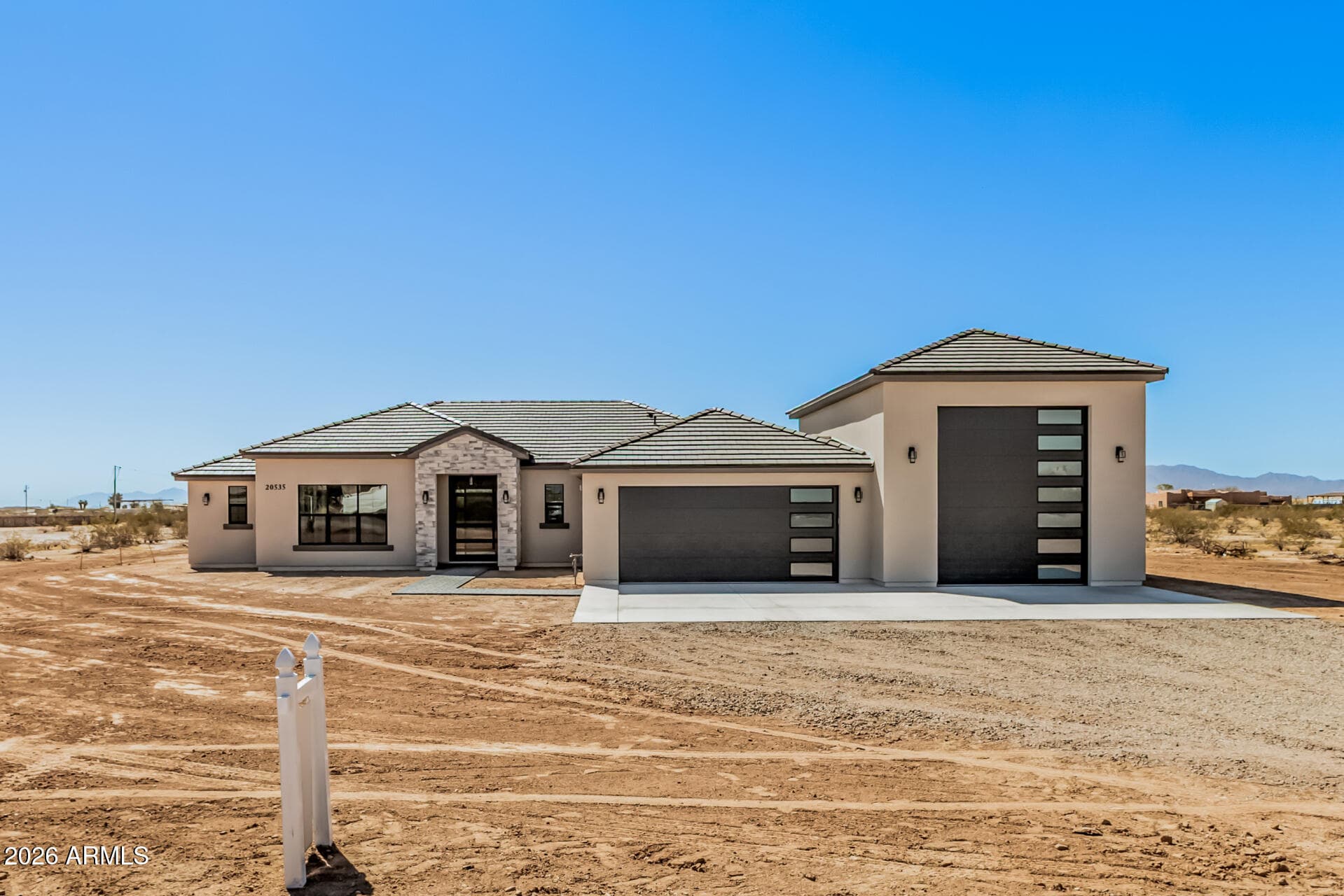 20535 W Bradley Rd — photo 1