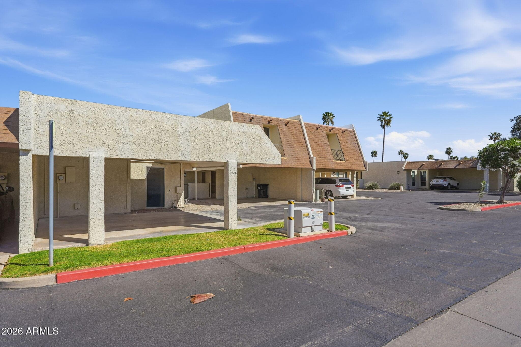 1924 E Duke Dr — photo 1