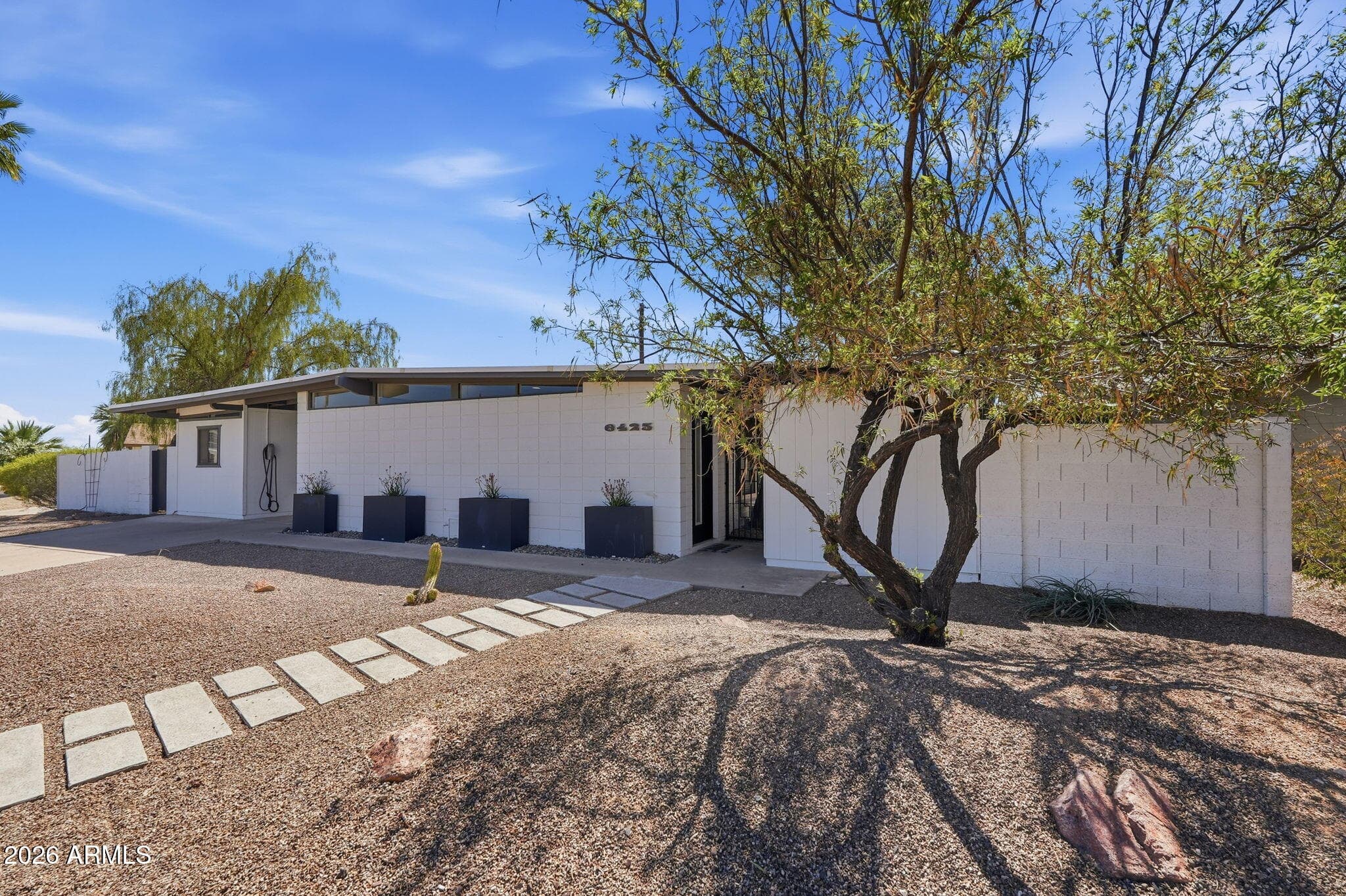 6425 E Parkview Dr — photo 1