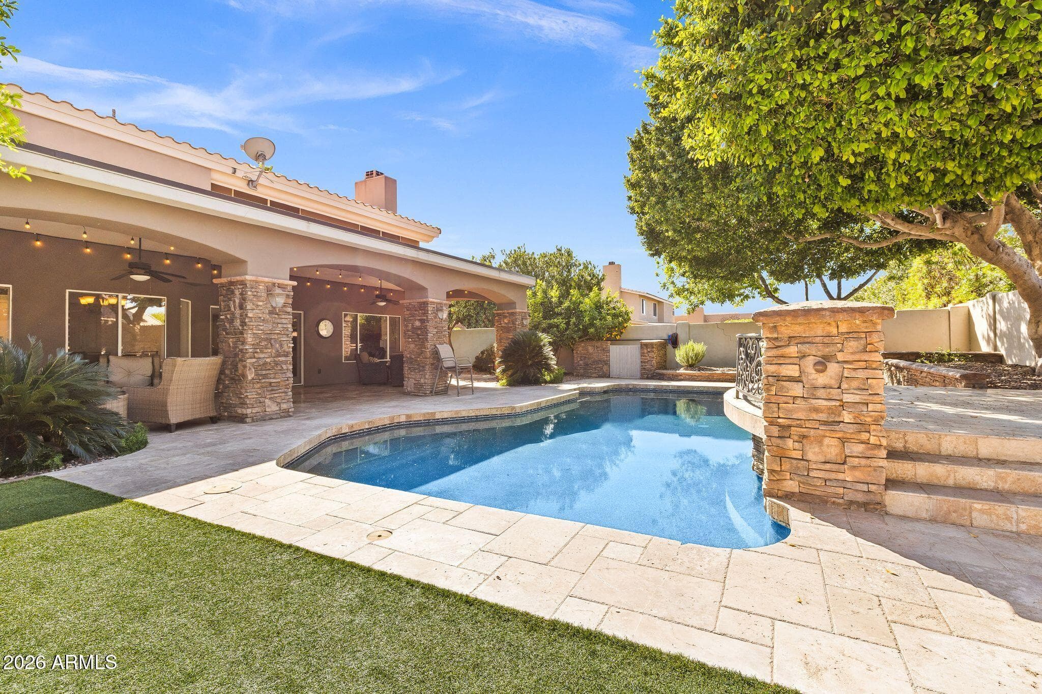 4162 E Whitney Ln — photo 1