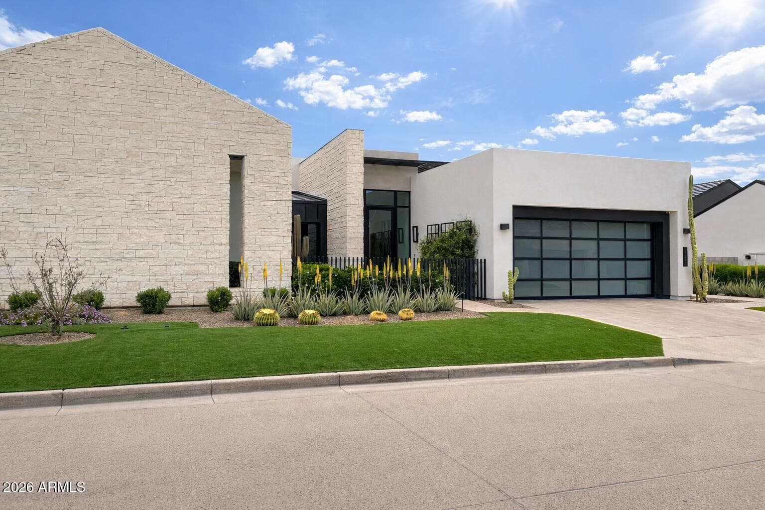 6838 E Joshua Tree Ln — photo 1