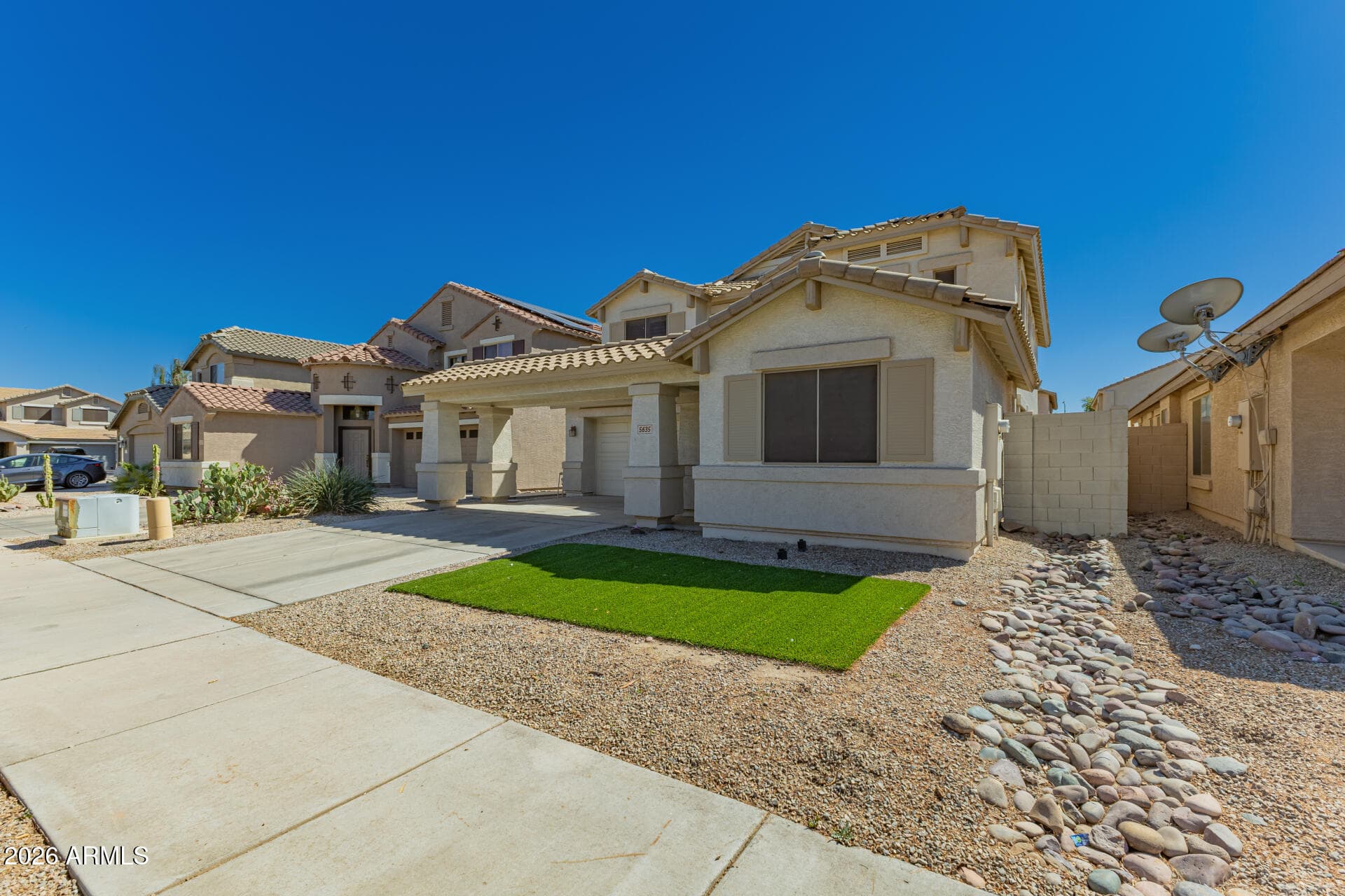 5635 W Southgate Ave — photo 2