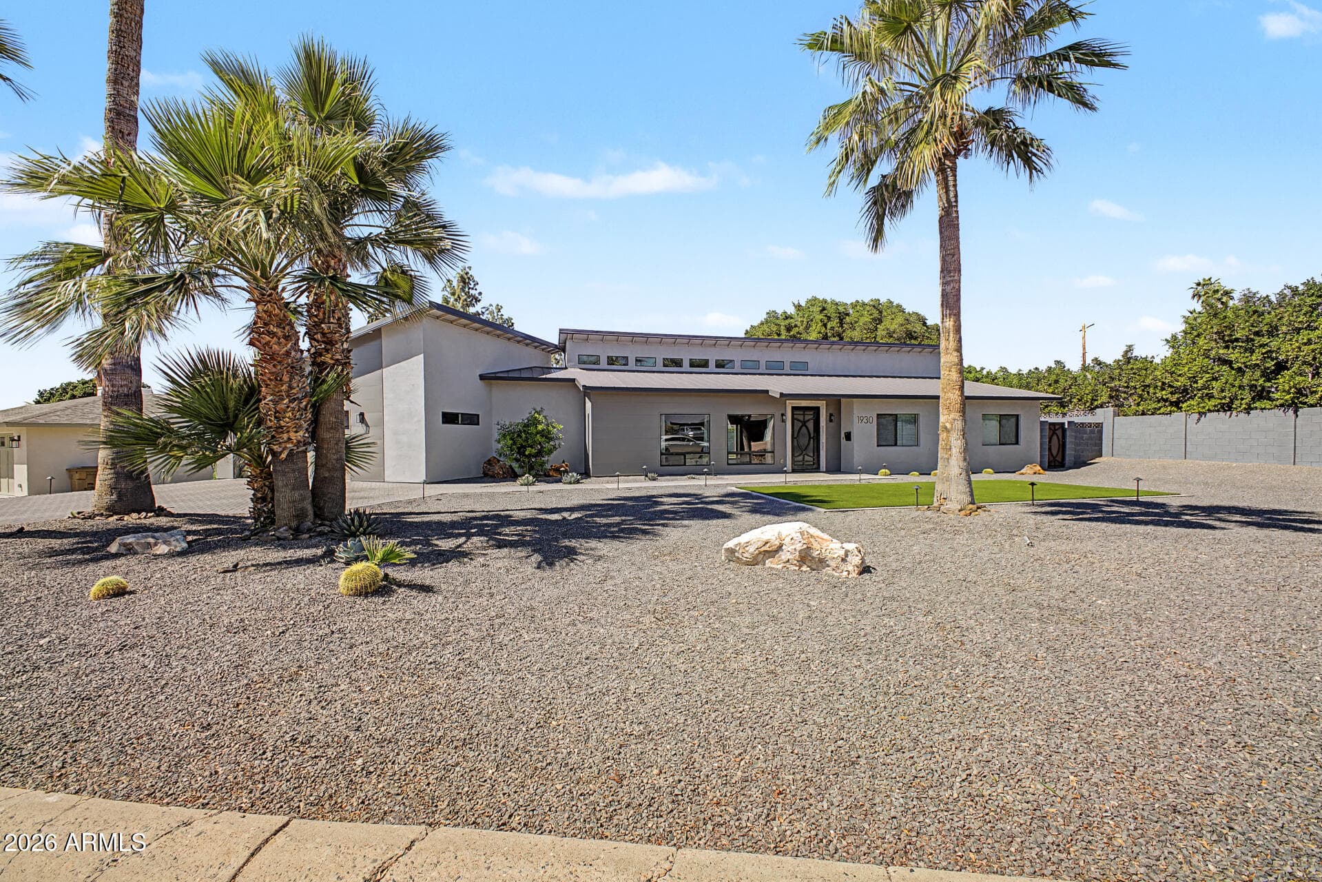 1930 E Rovey Ave — photo 1