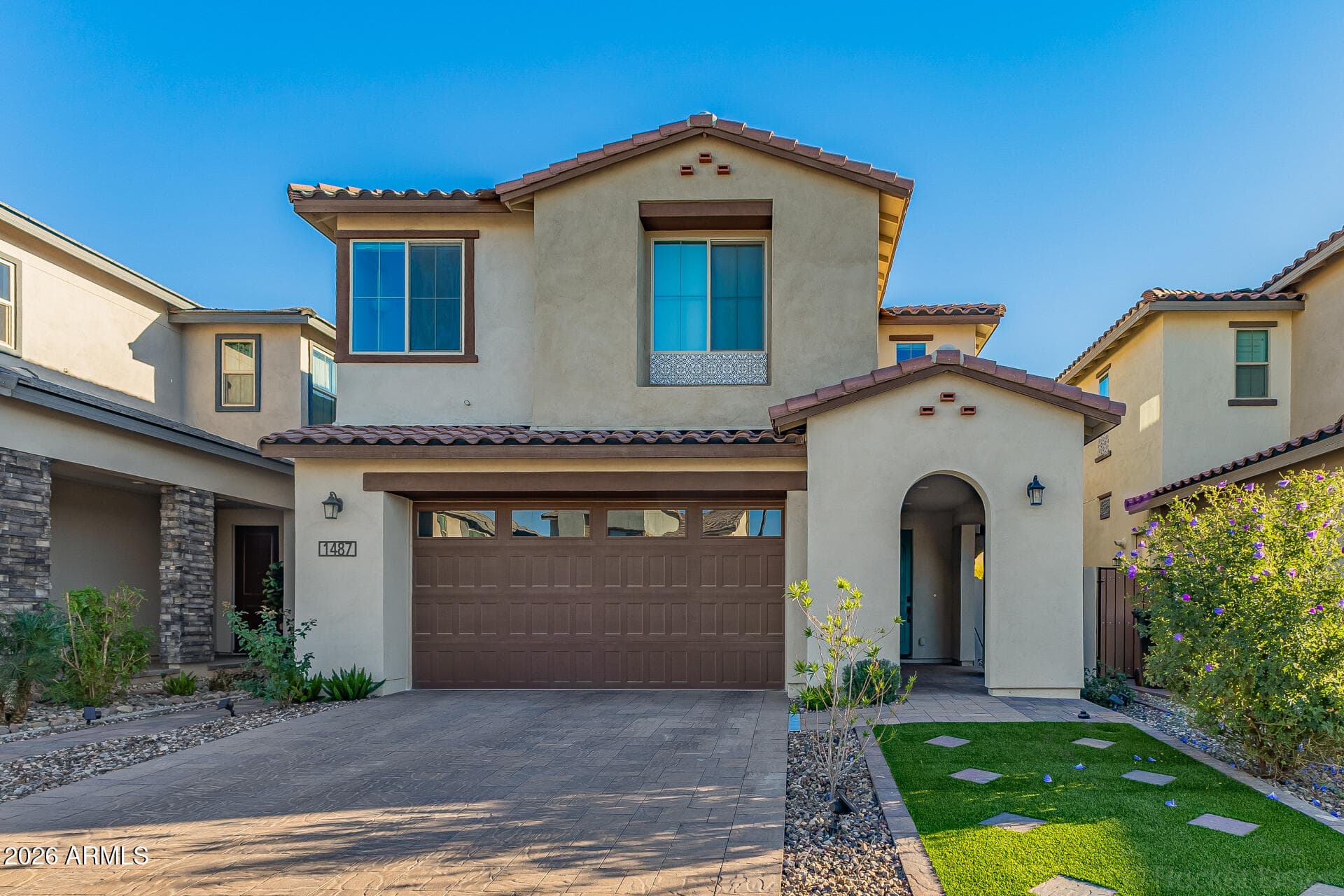 1487 E Blue Spruce Ln — photo 2
