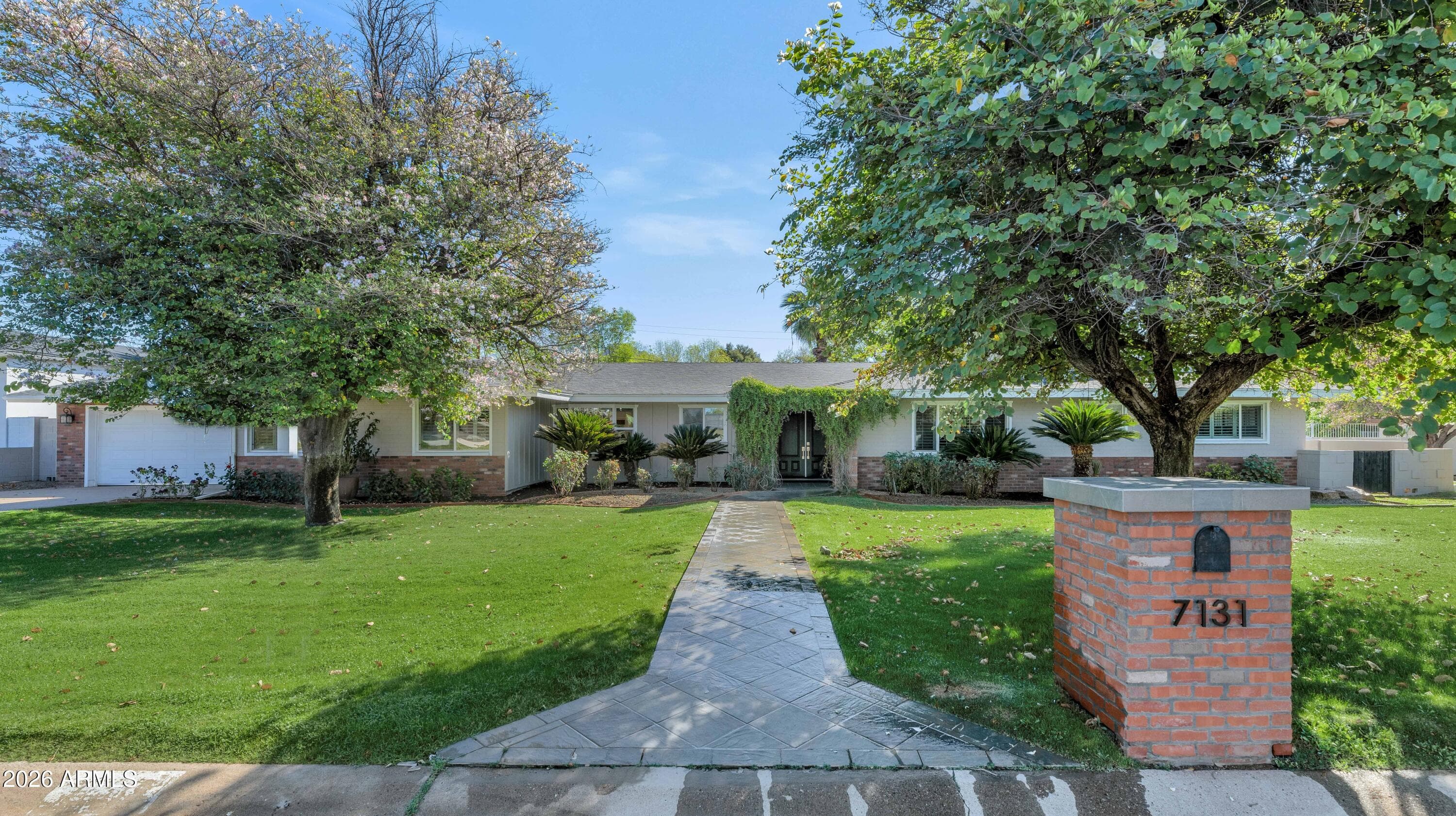 7131 N 12th Pl — photo 1