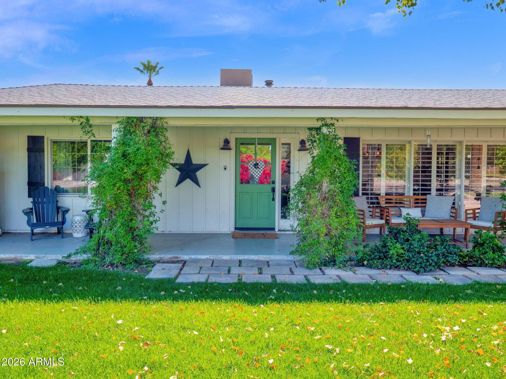 223 W Augusta Ave — photo 2