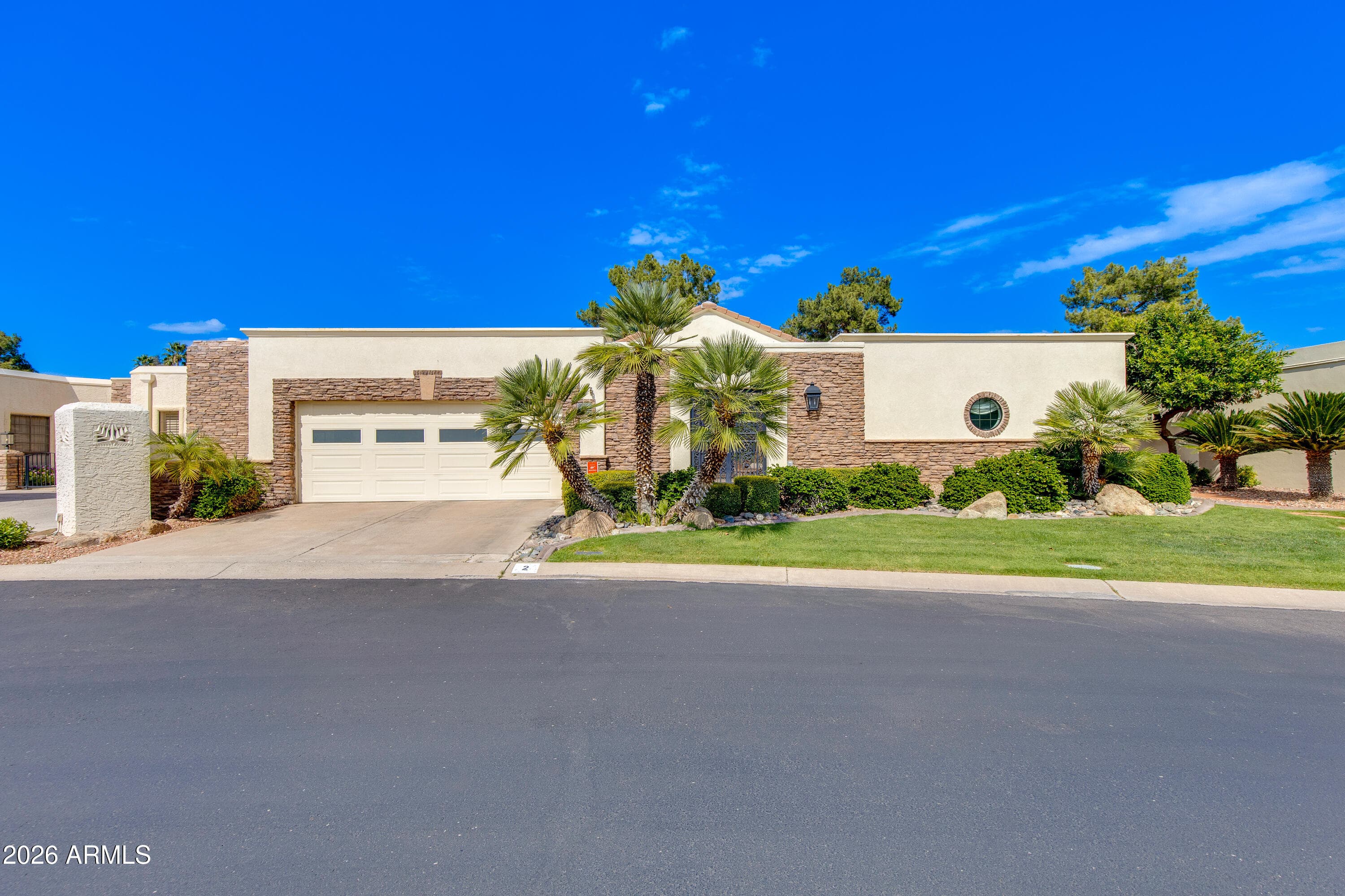 2737 E Arizona Biltmore Circle 2 — photo 1