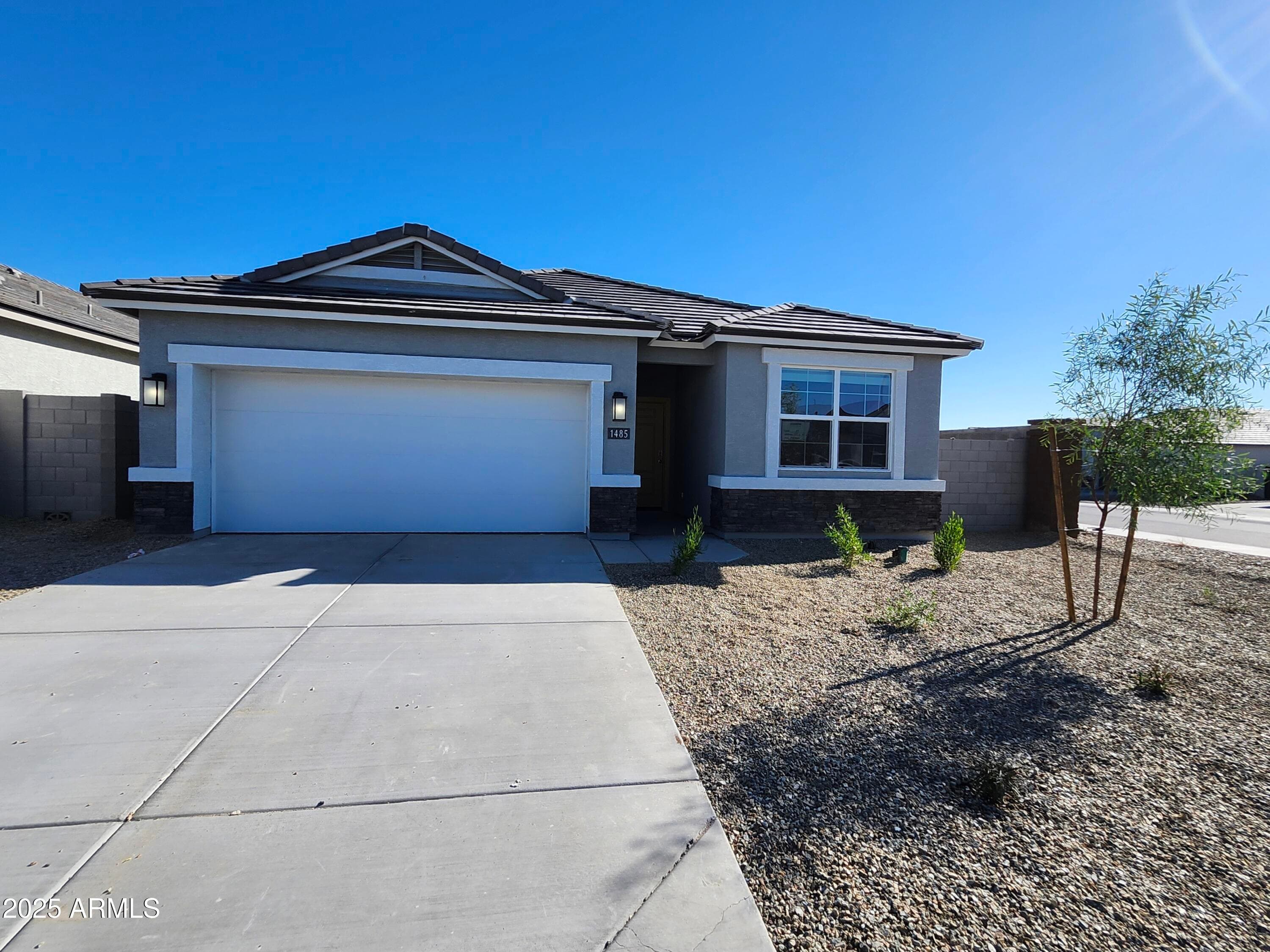 23960 W Papago St — photo 1