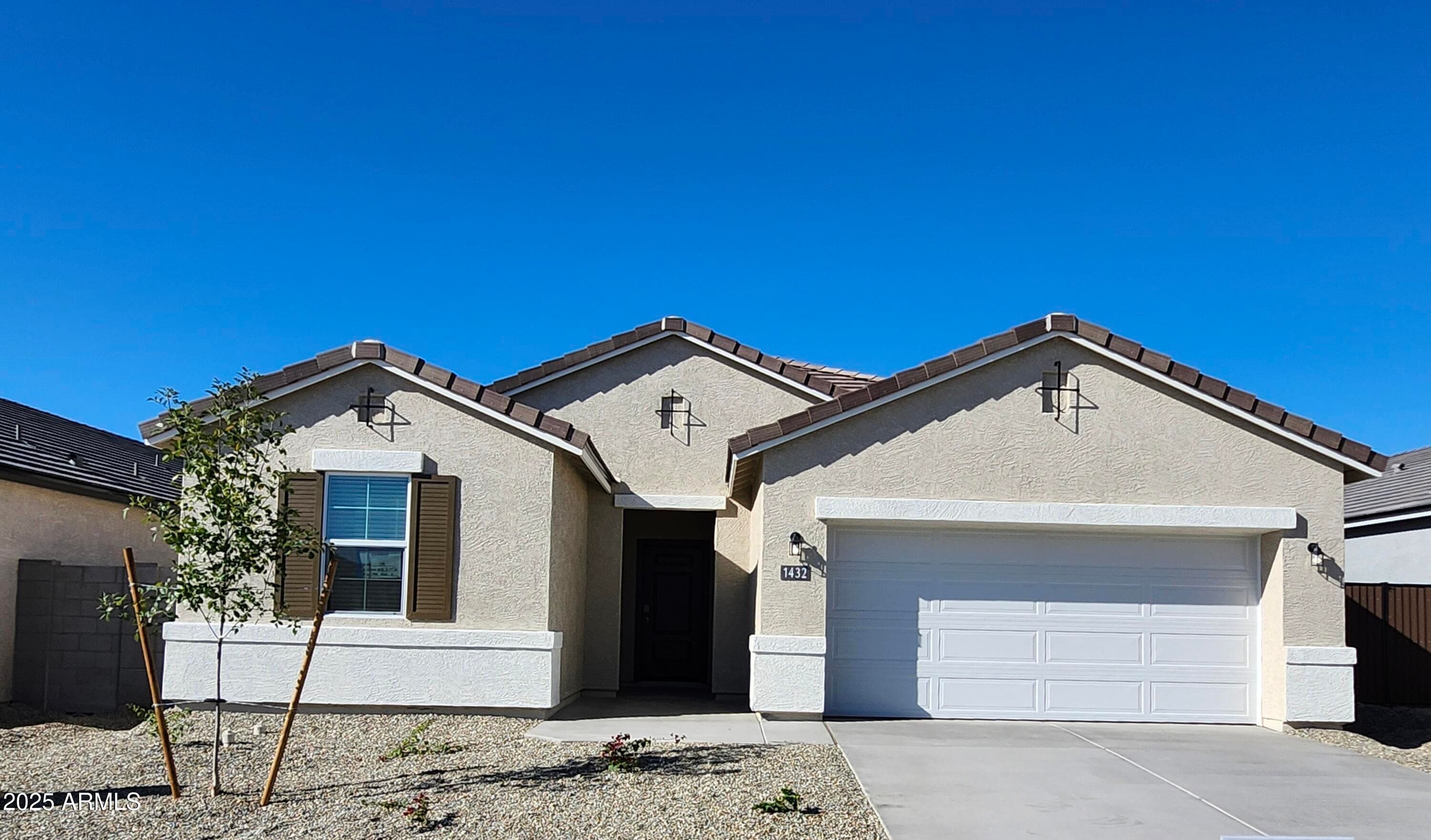 24048 W Papago St — photo 1