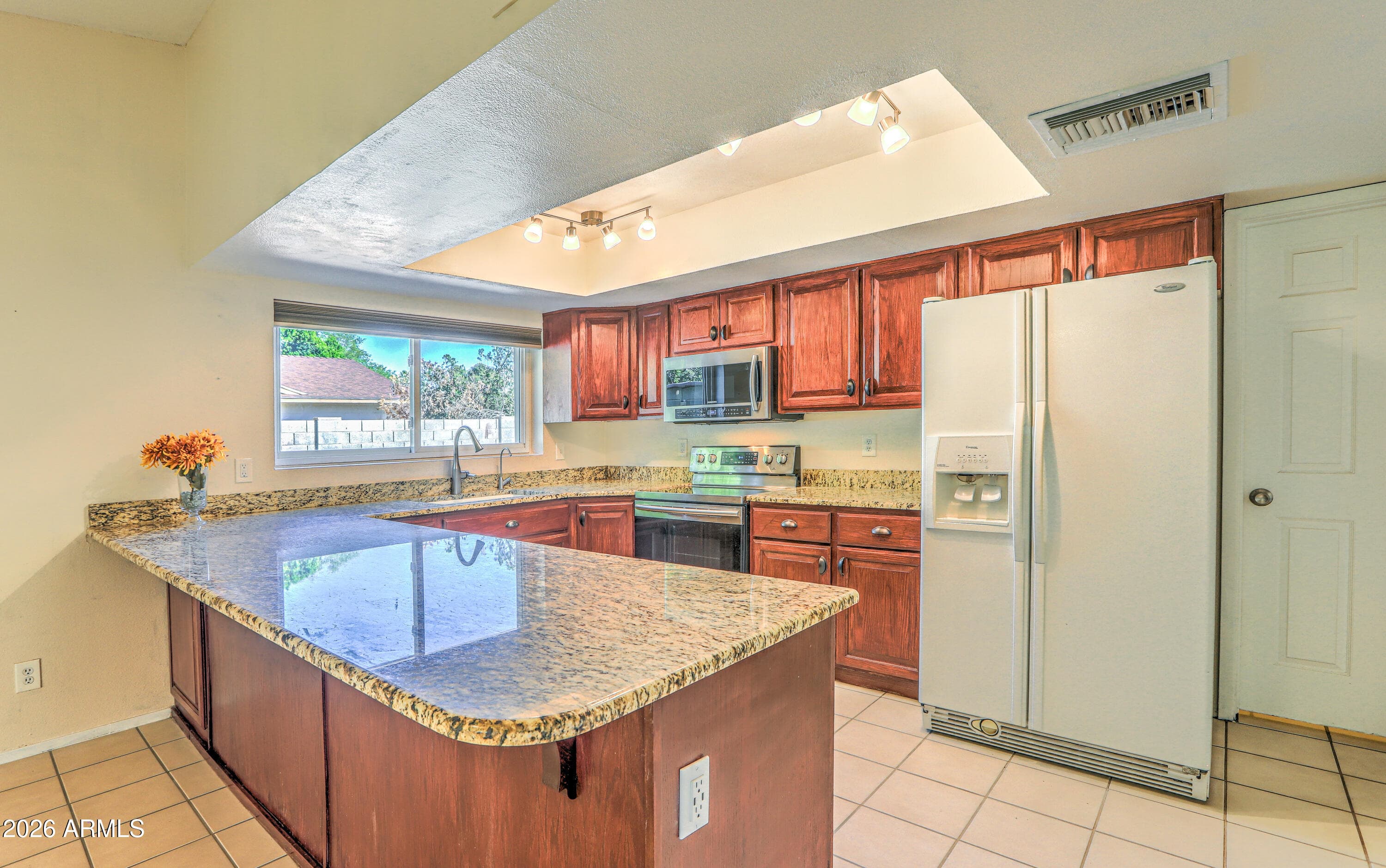 3136 W Tierra Buena Ln — photo 2