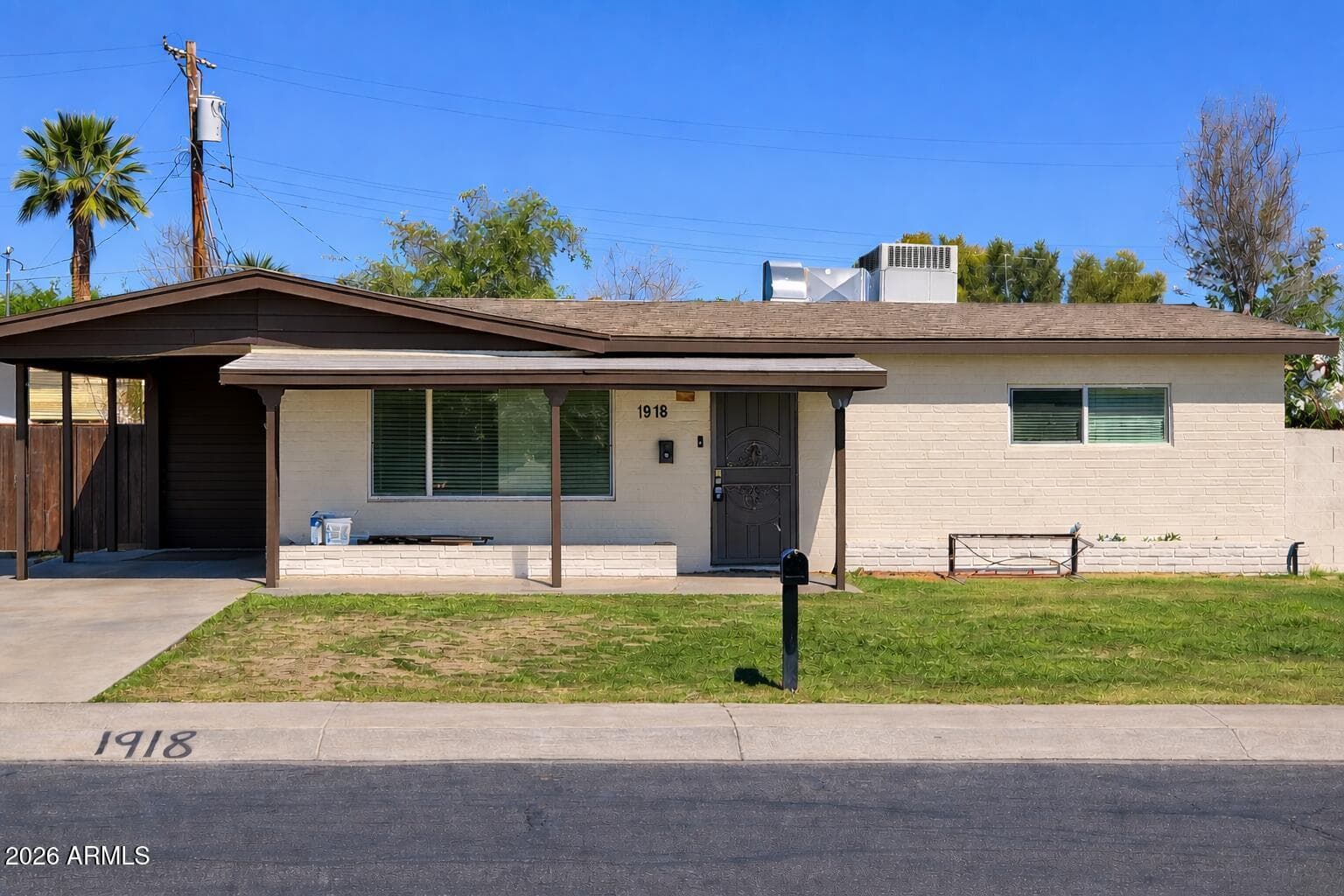 1918 W Colter St — photo 1