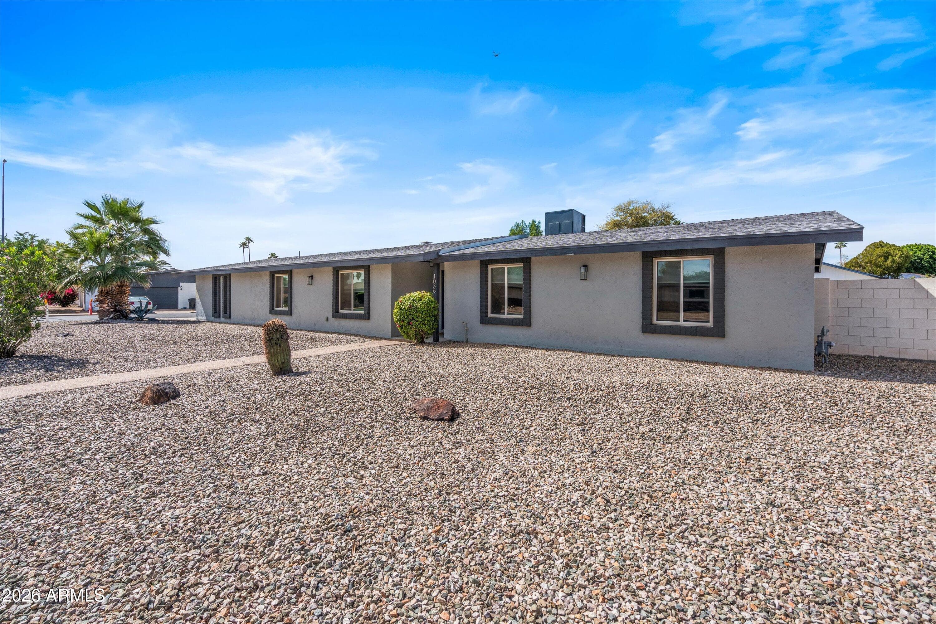 1036 E Fairfield St — photo 1