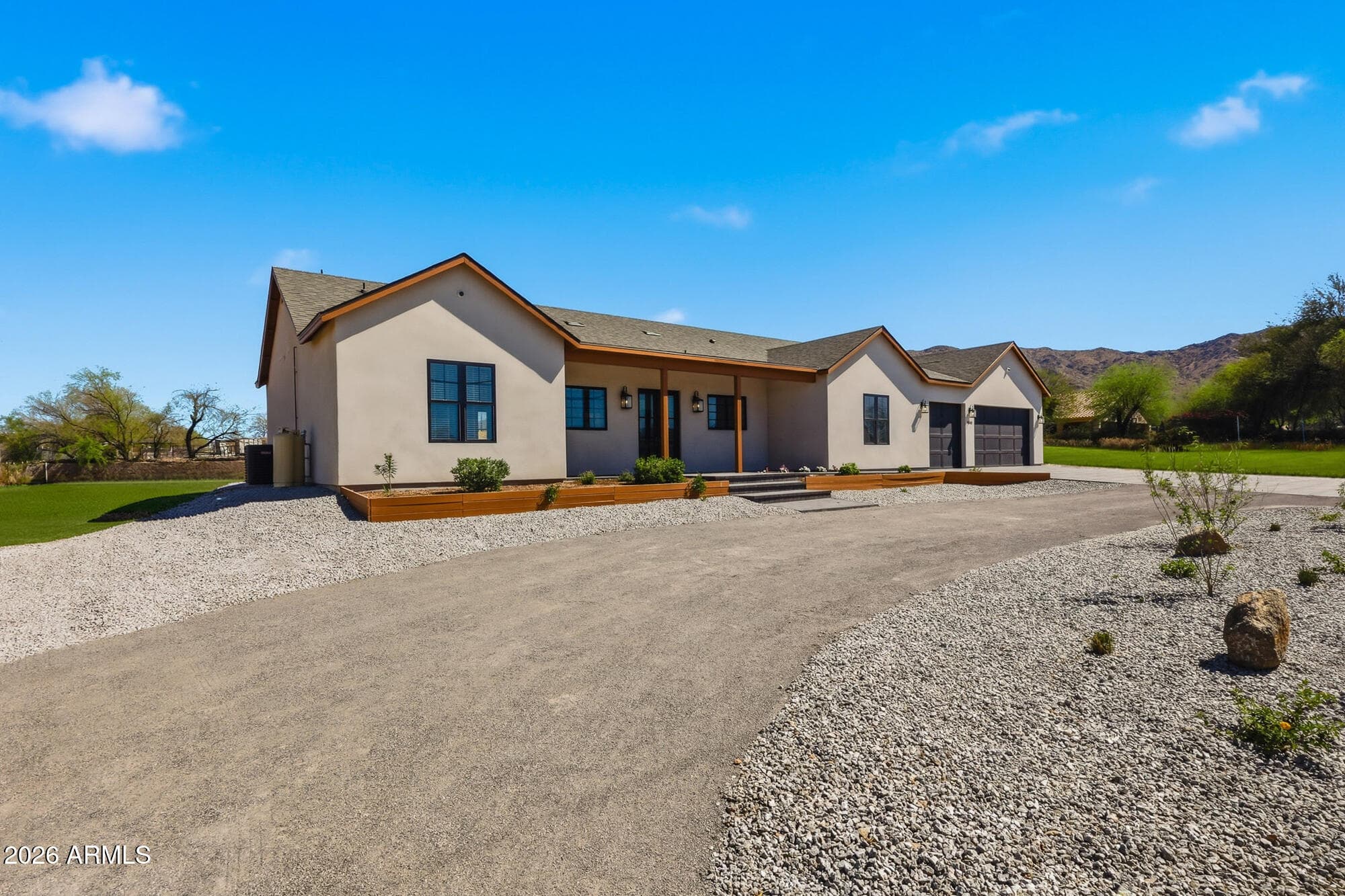 9845 S 31st Ave — photo 2