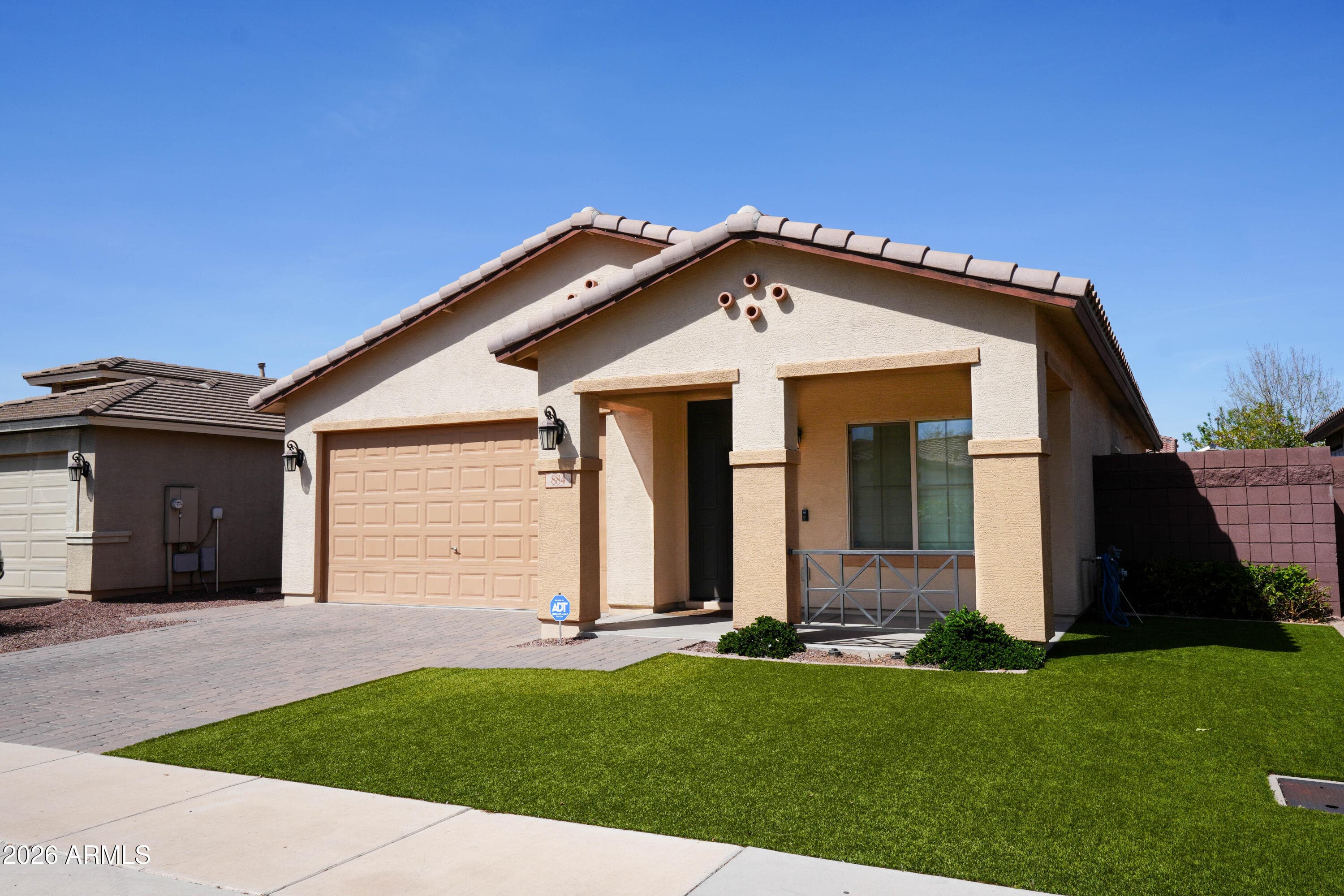884 W Whistling Thorn Ave — photo 1