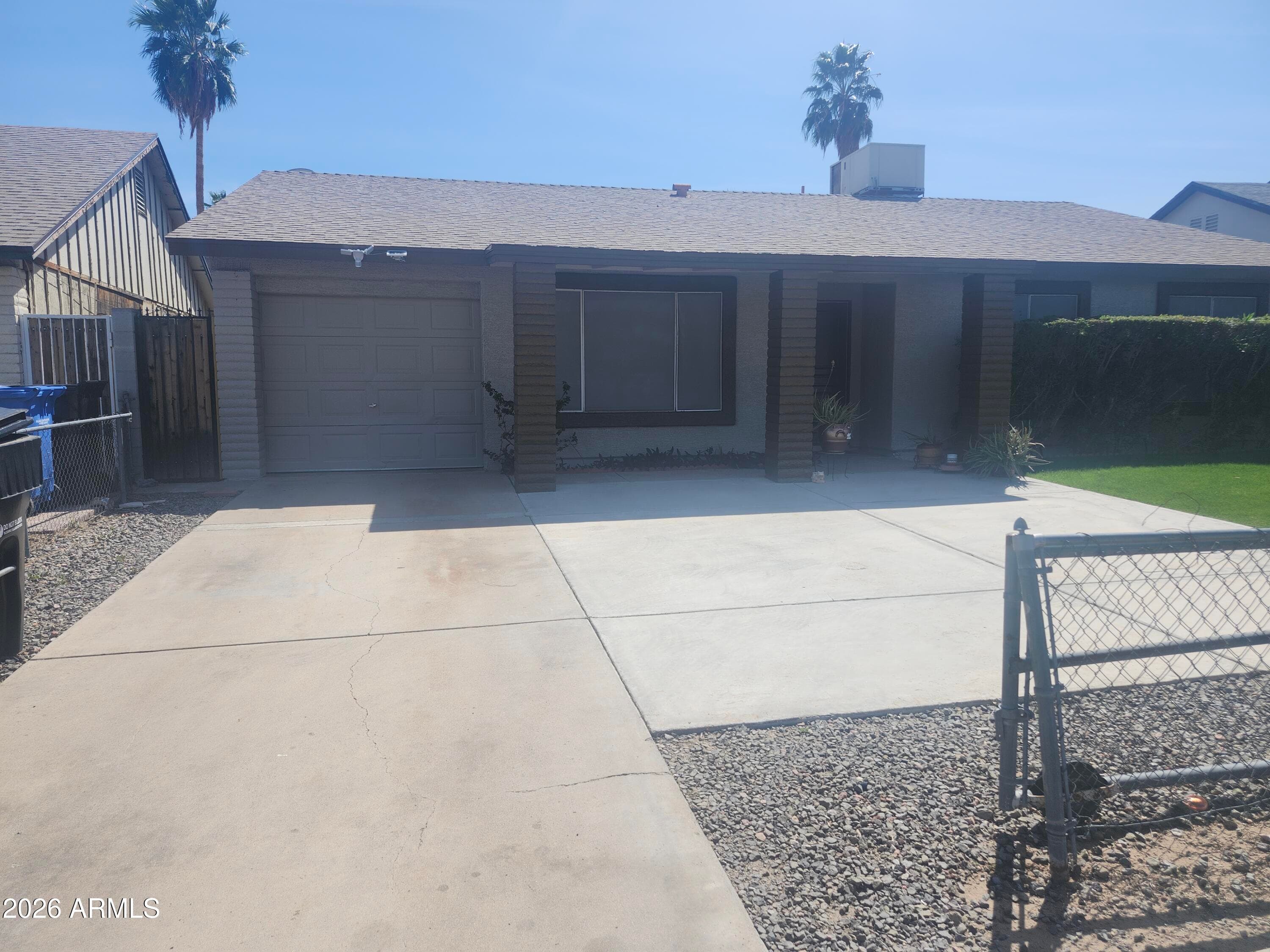 4325 E Vineyard Rd — photo 1