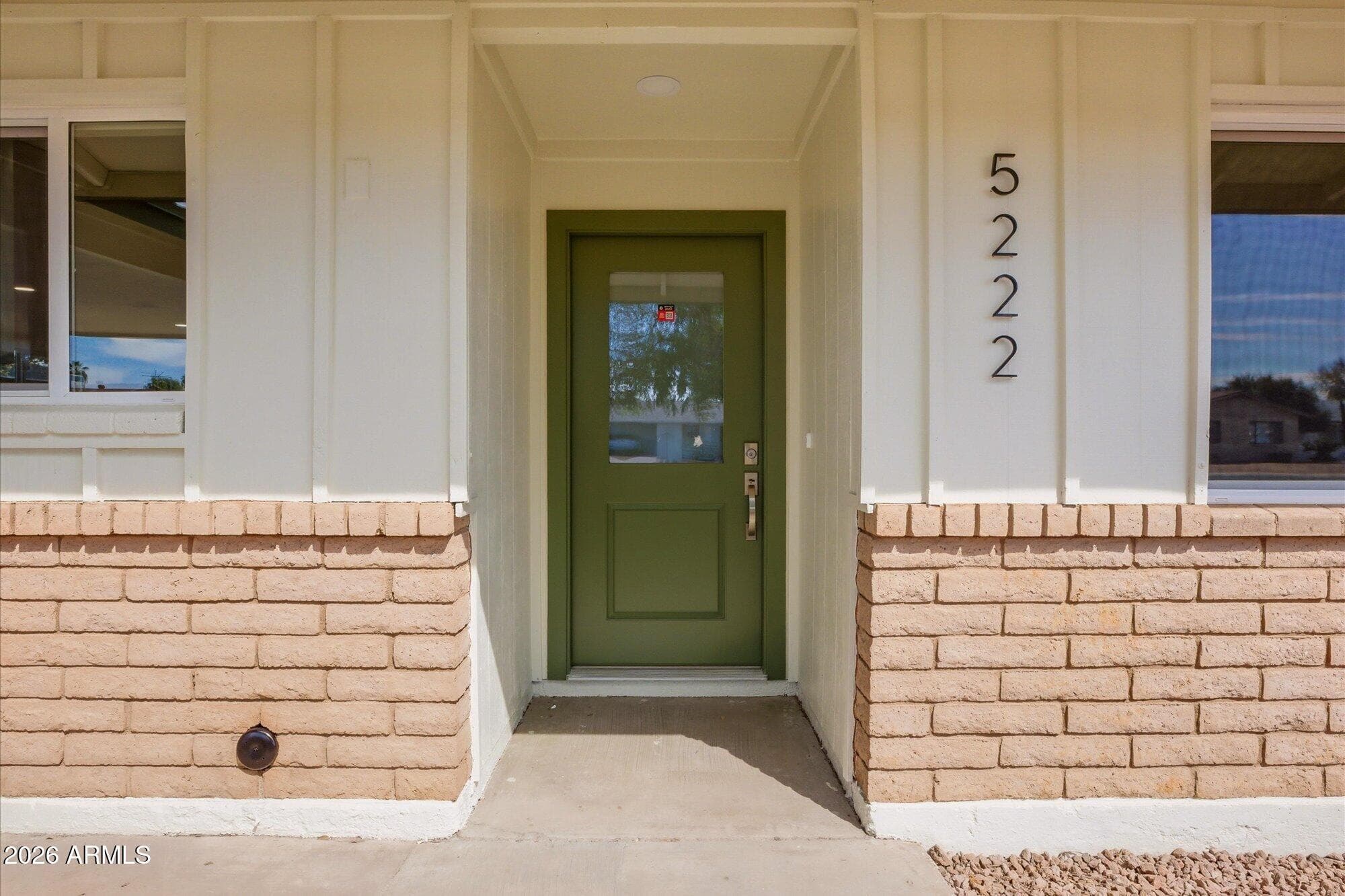 5222 W Hatcher Rd — photo 2