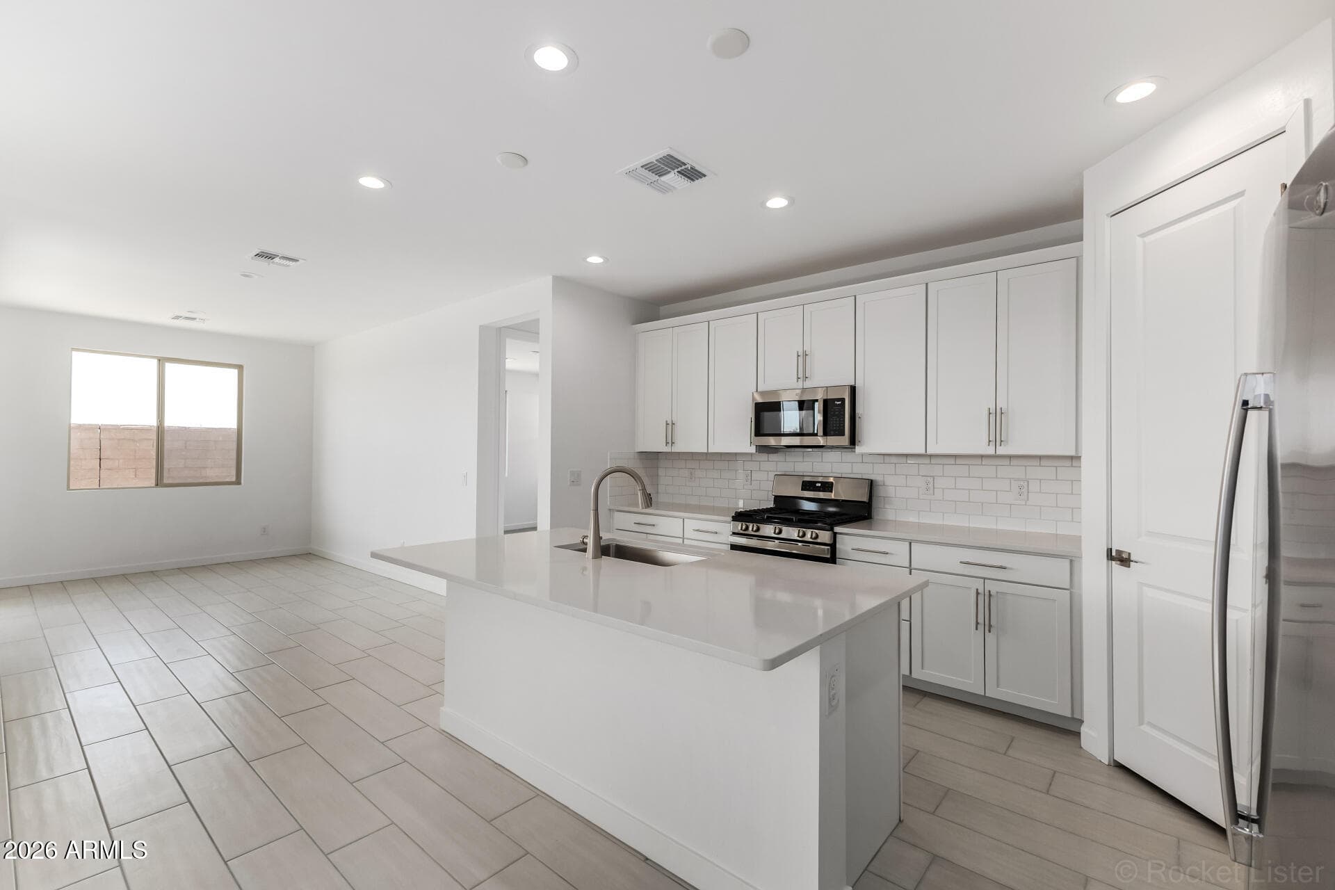 8728 S 170TH AVE - Photo 2
