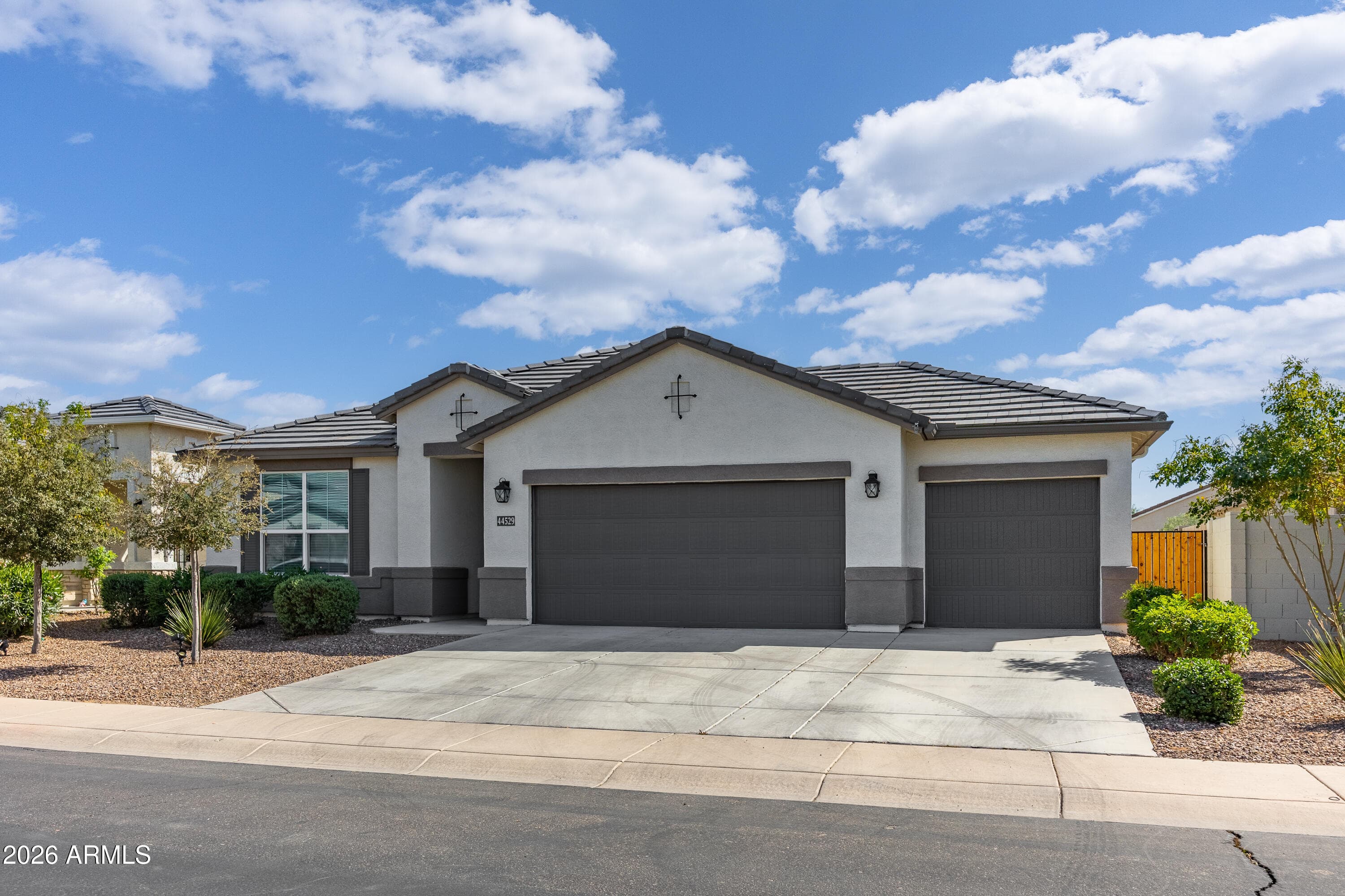 44529 W Palo Olmo Rd — photo 1