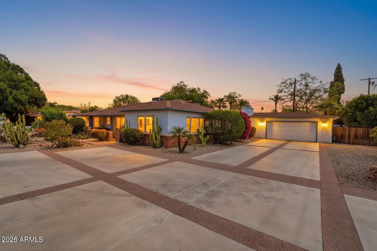 8001 N 5th Ave — photo 2