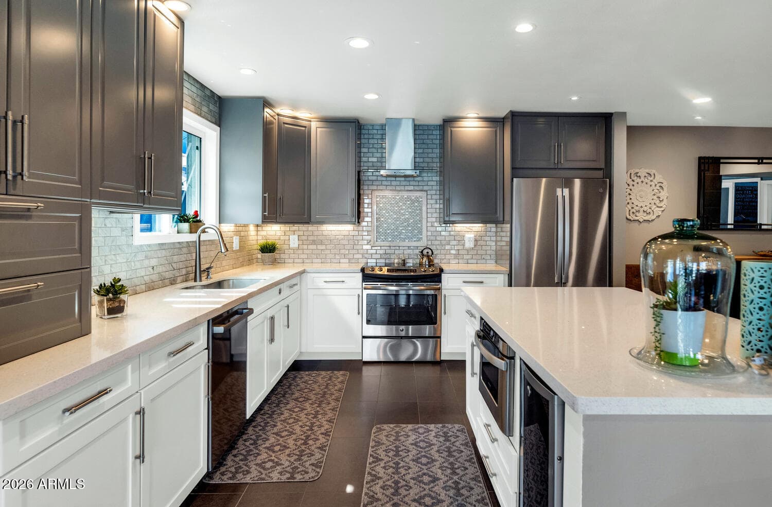 2041 E Alameda Dr — photo 1