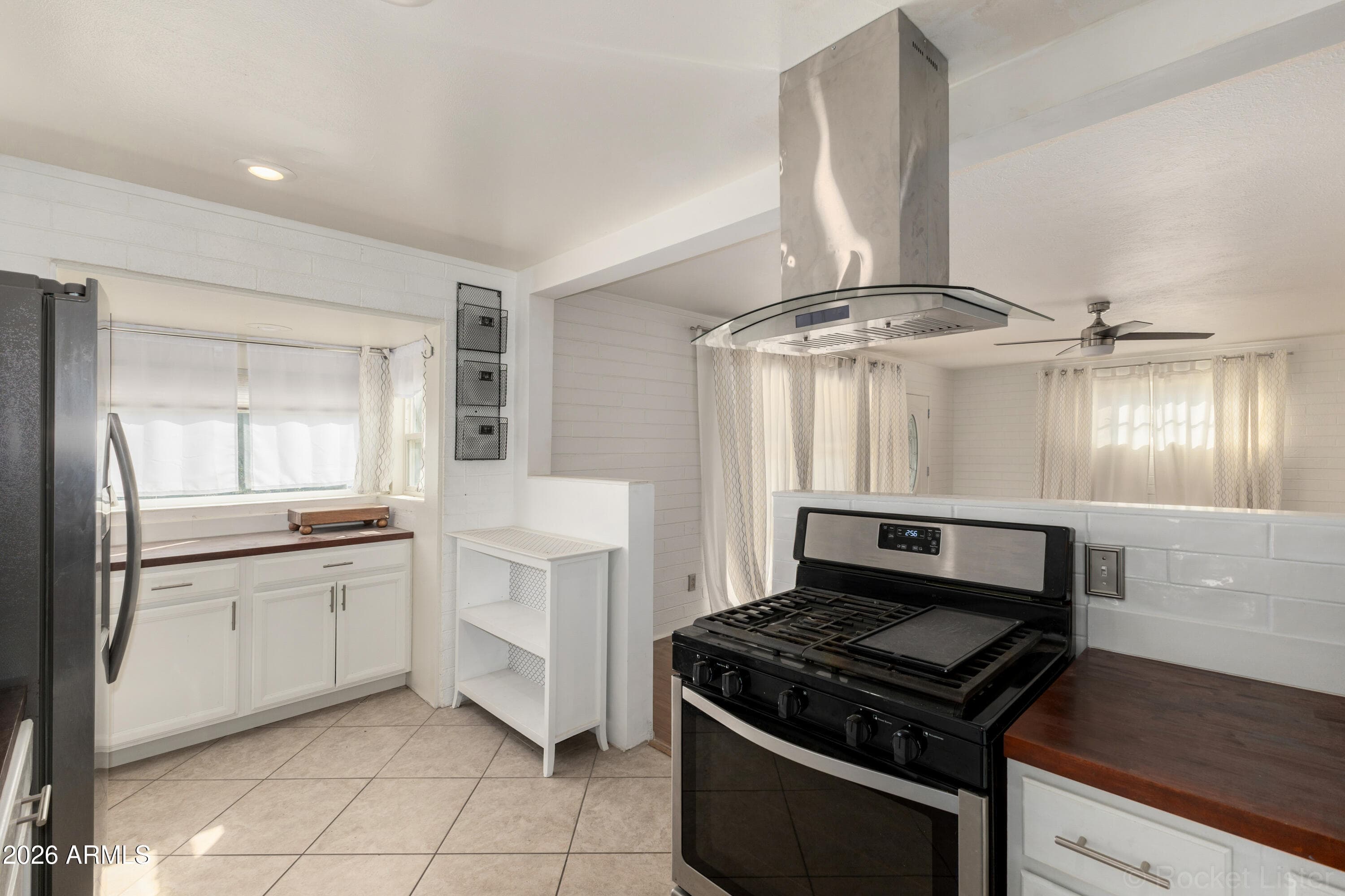 410 W Parkway Blvd — photo 2