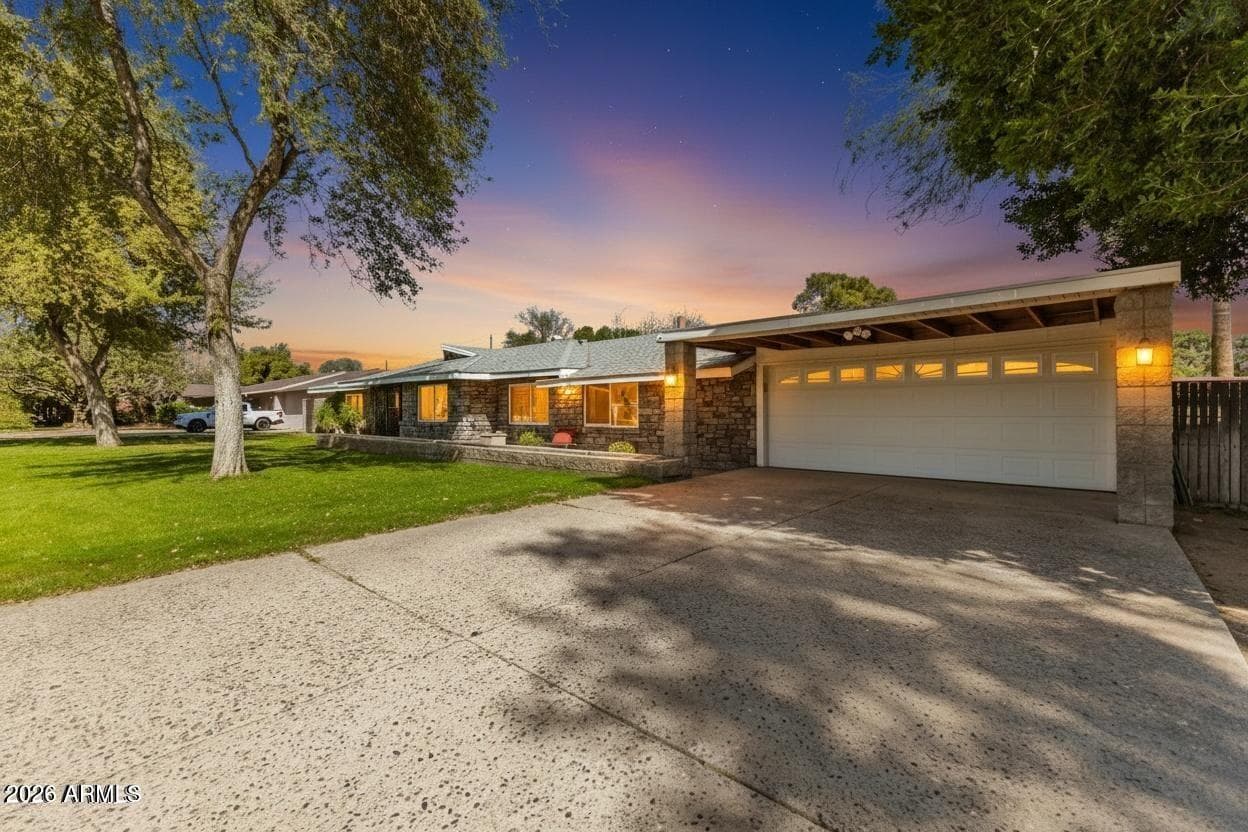 8115 N 11th Ave — photo 1