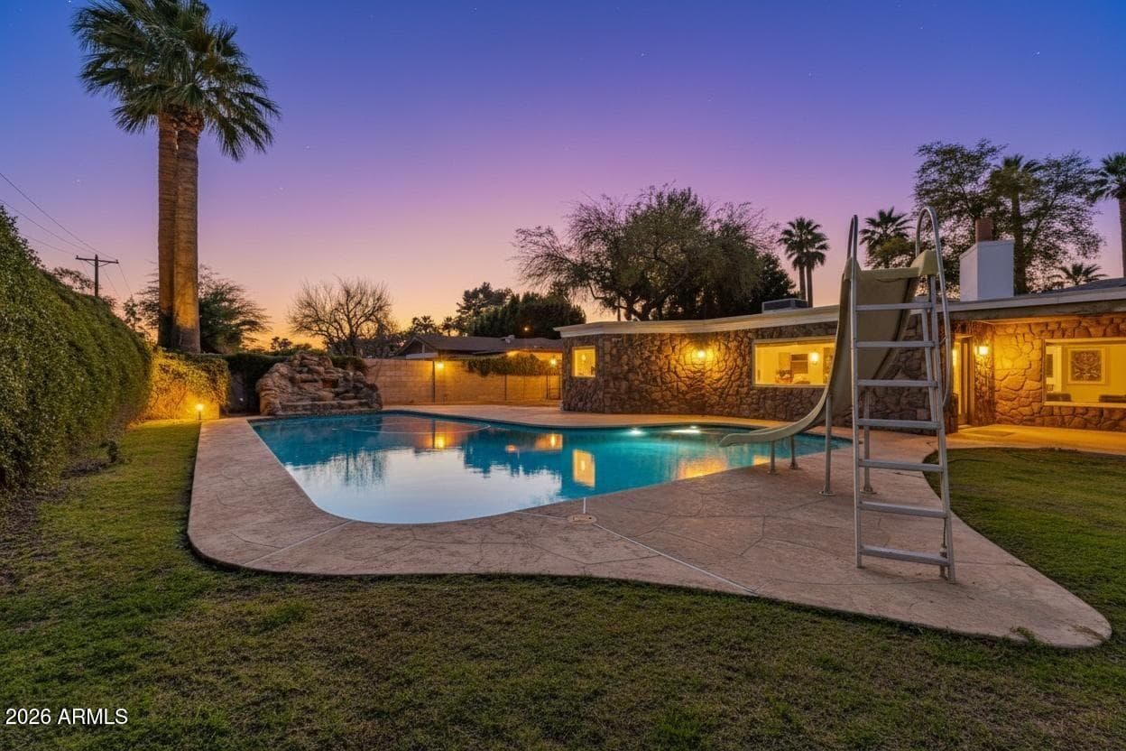 8115 N 11th Ave — photo 2