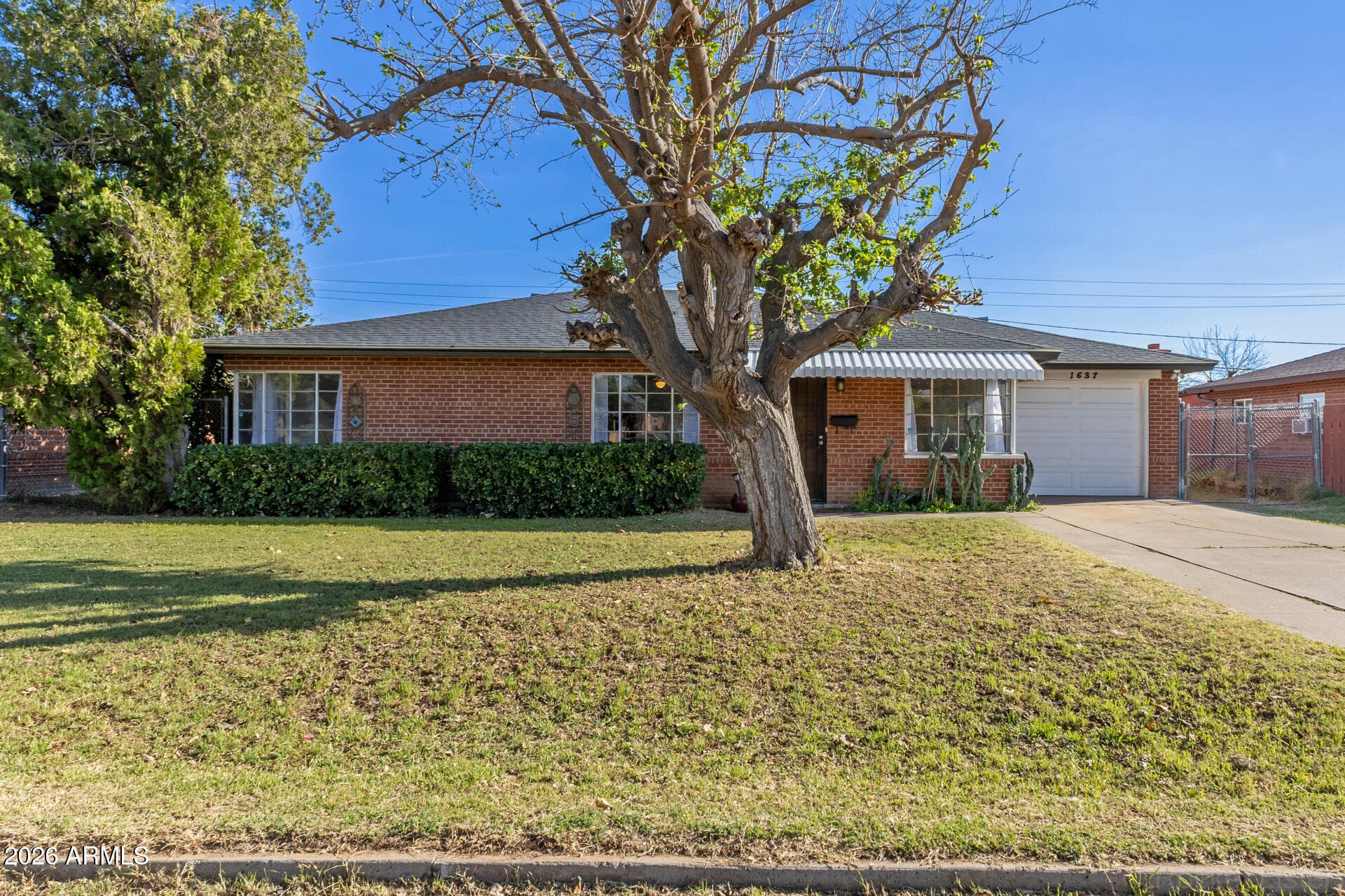 1637 W Rovey Ave — photo 1