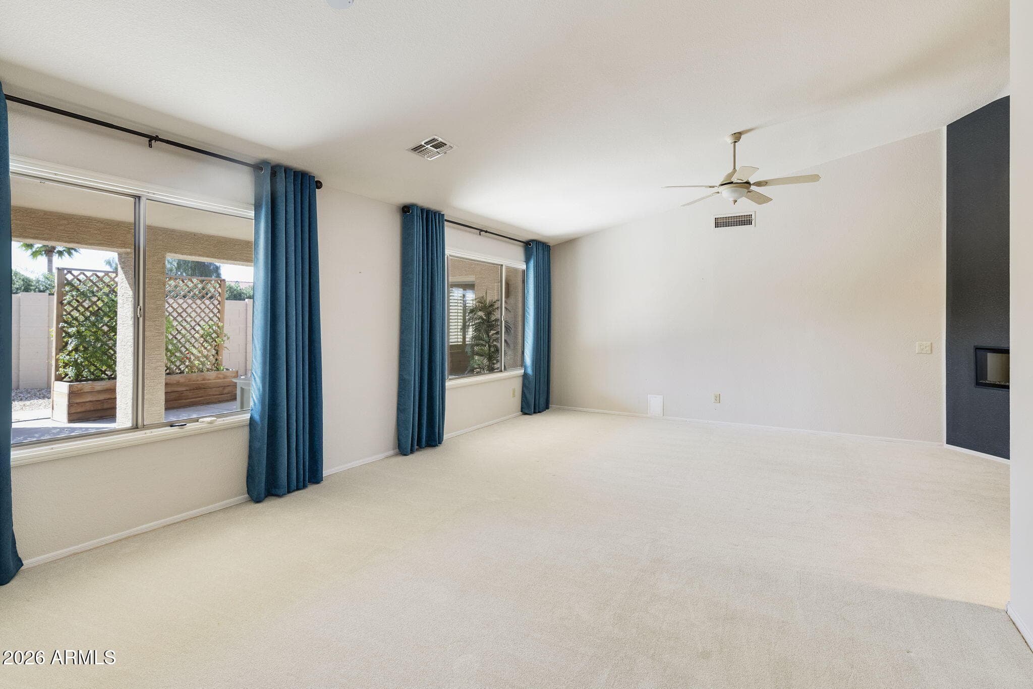 10729 E Coopers Hawk Dr — photo 2