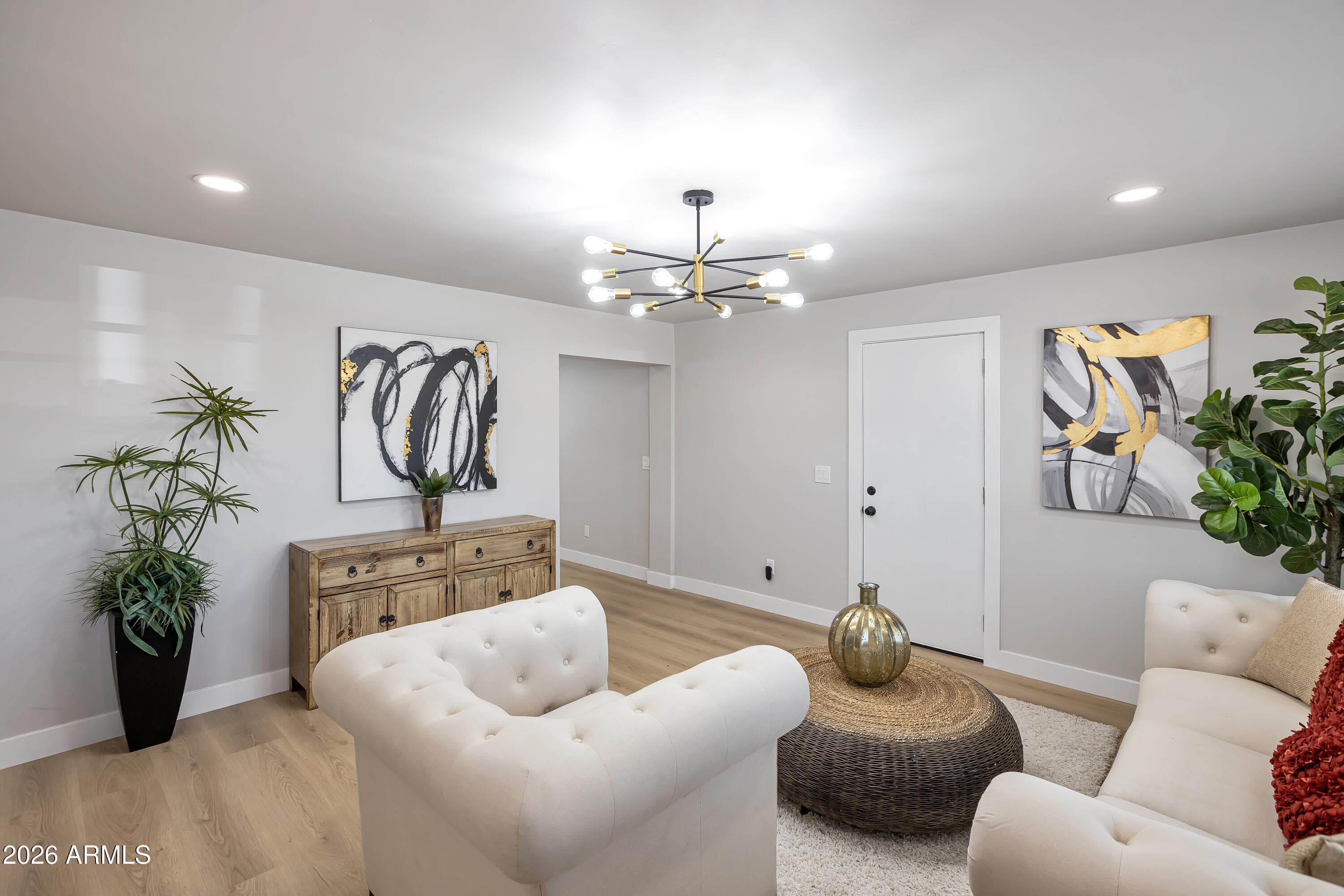 1547 W Cocopah St — photo 2