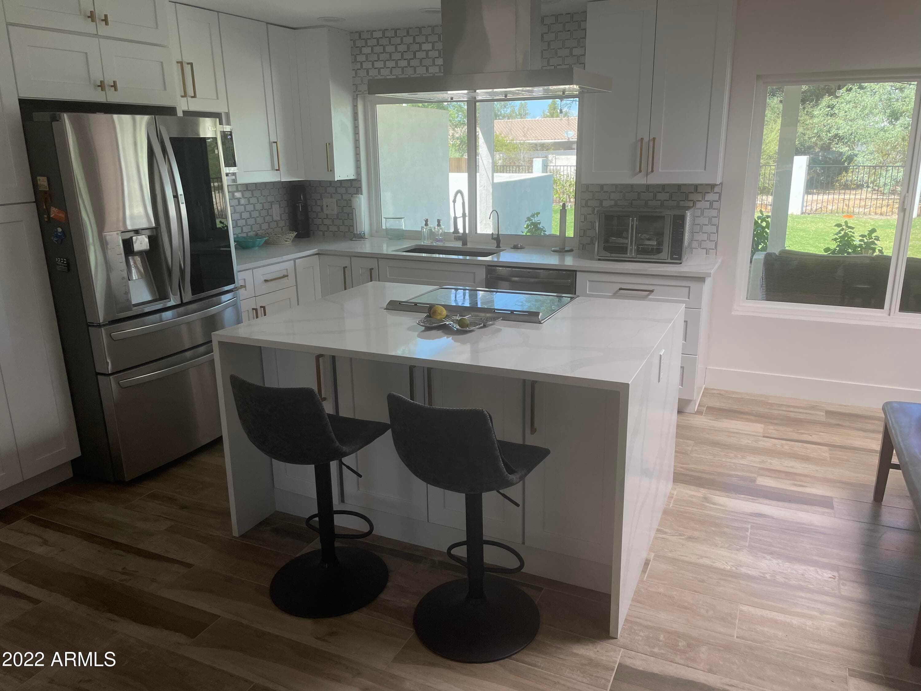 856 E Village Circle S Dr — photo 2