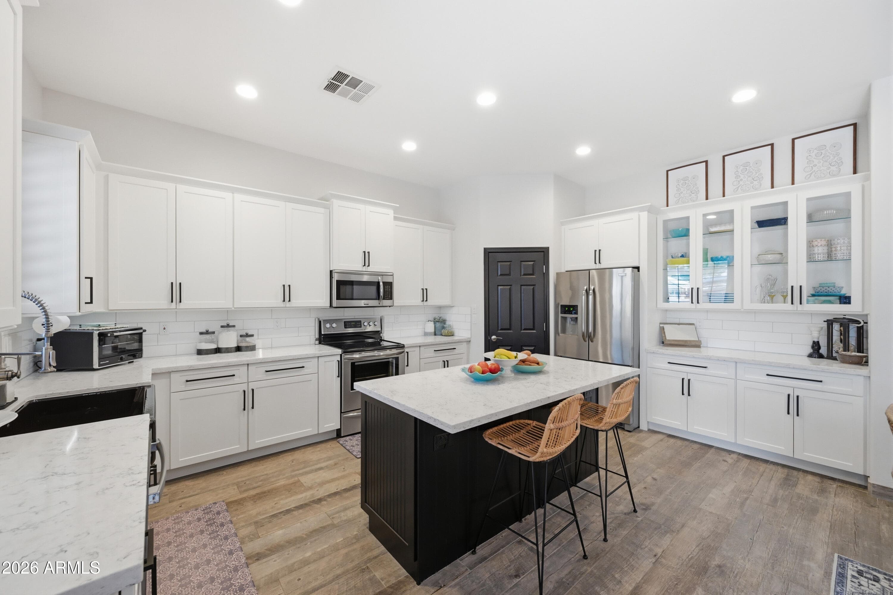 2328 S Sorrelle St — photo 2