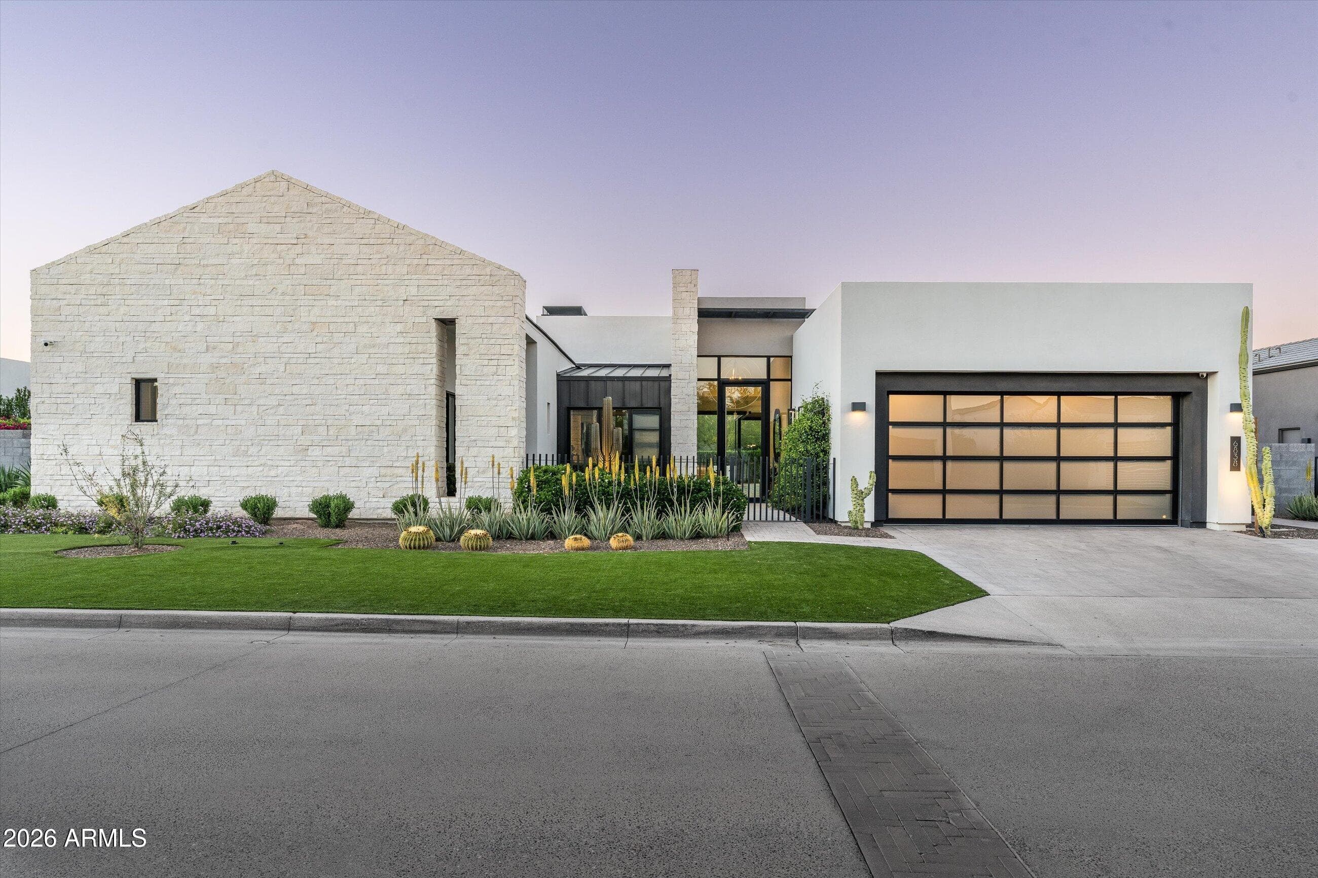 6838 E Joshua Tree Ln — photo 2