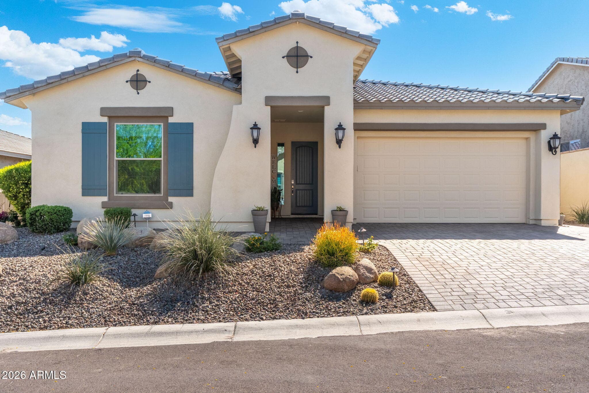 21237 W Minnezona Ave — photo 2