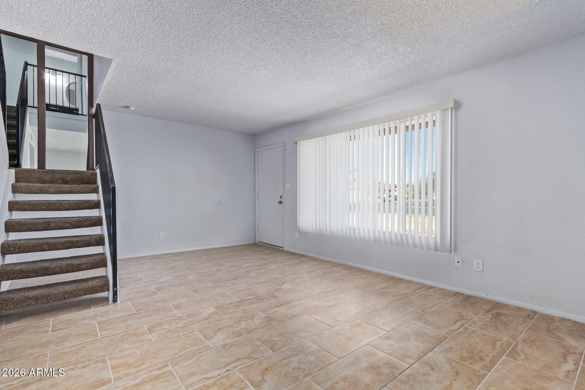 6320 N 47th Ave — photo 2