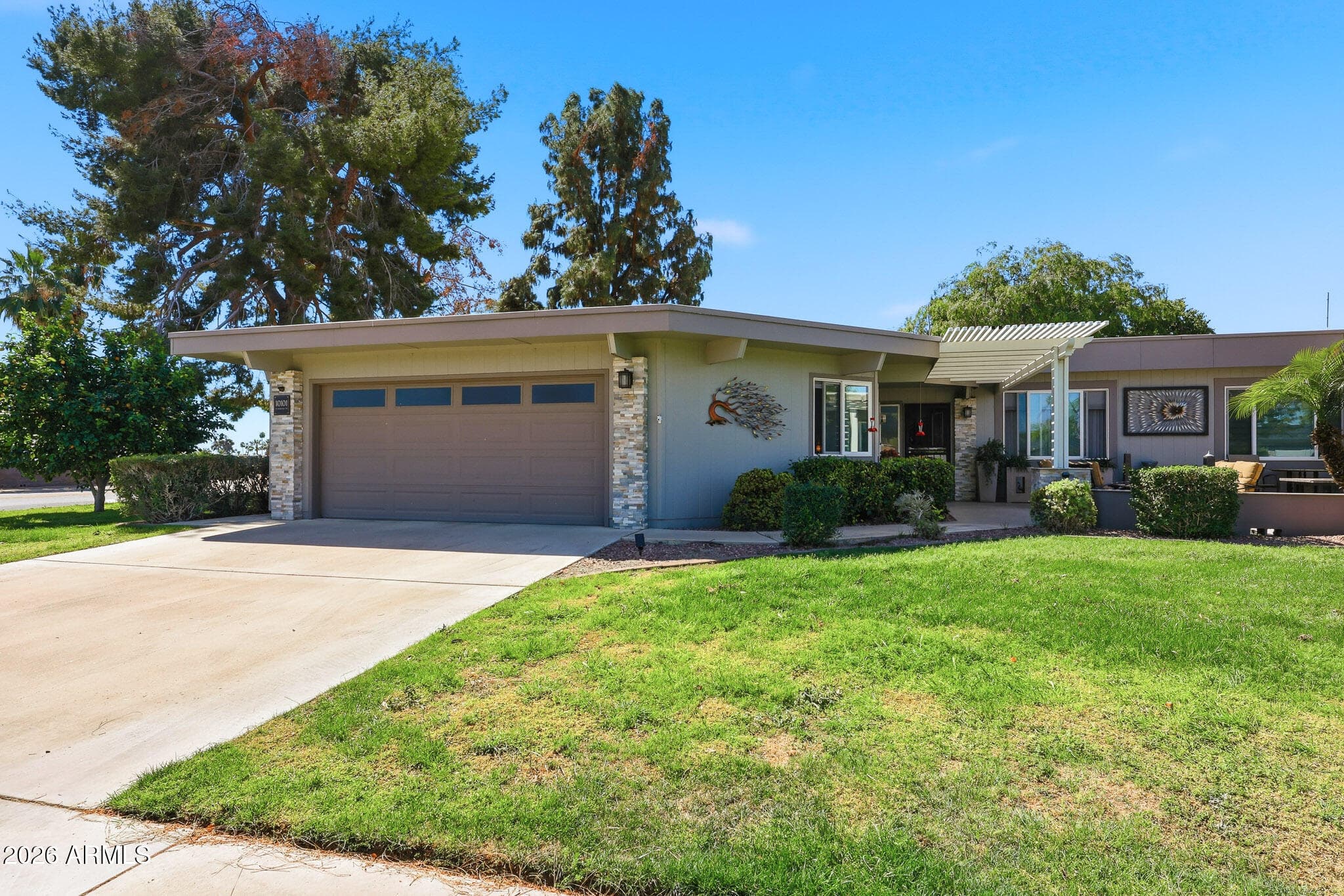 10101 W Pineaire Dr — photo 2