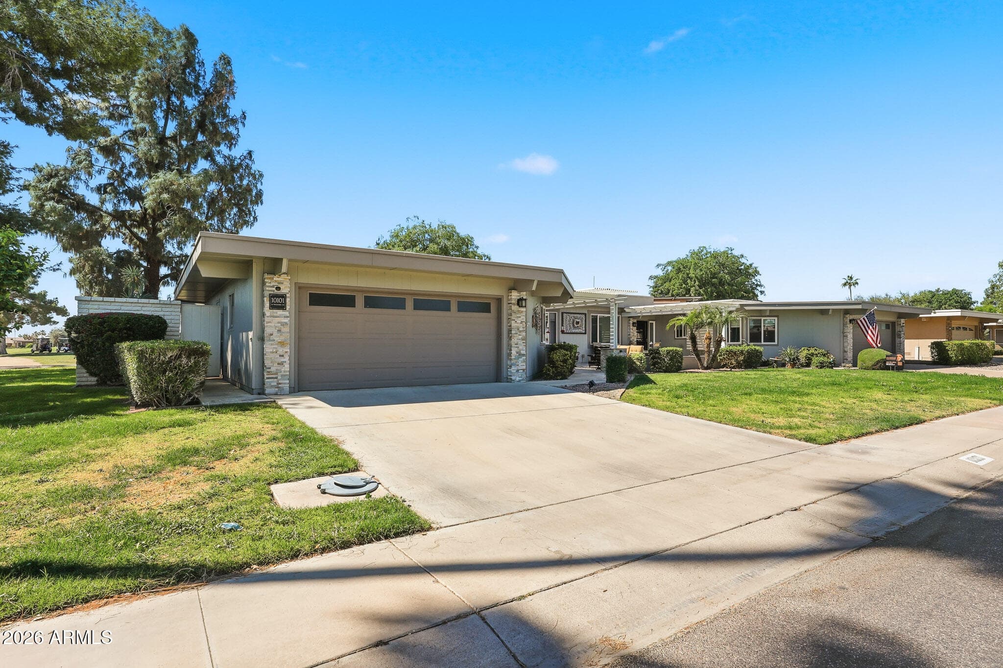 10101 W Pineaire Dr — photo 1