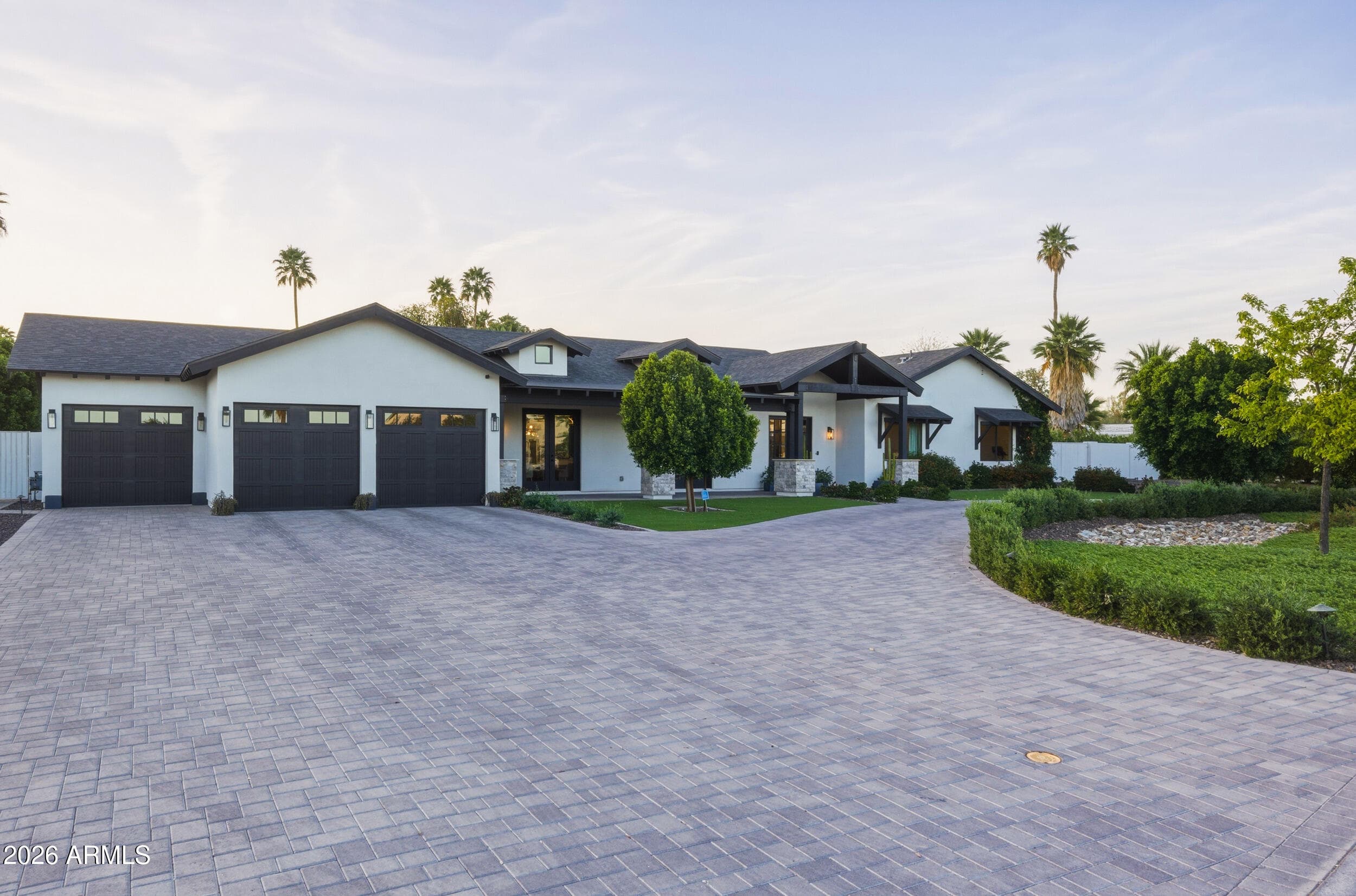 5302 N 68th Pl — photo 1